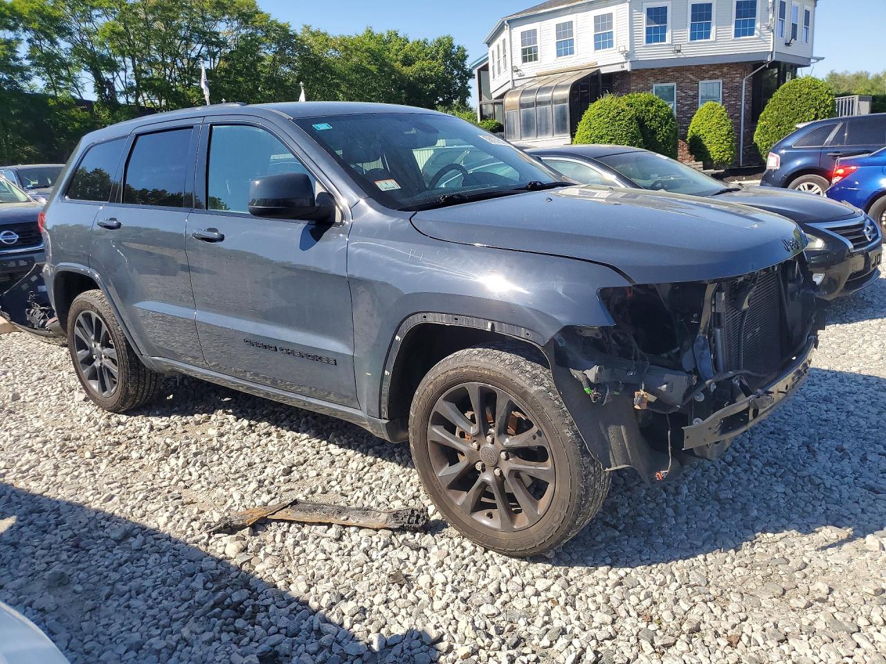 2018 Jeep Grand Cherokee Laredo Серый vin: 1C4RJFAG0JC421090