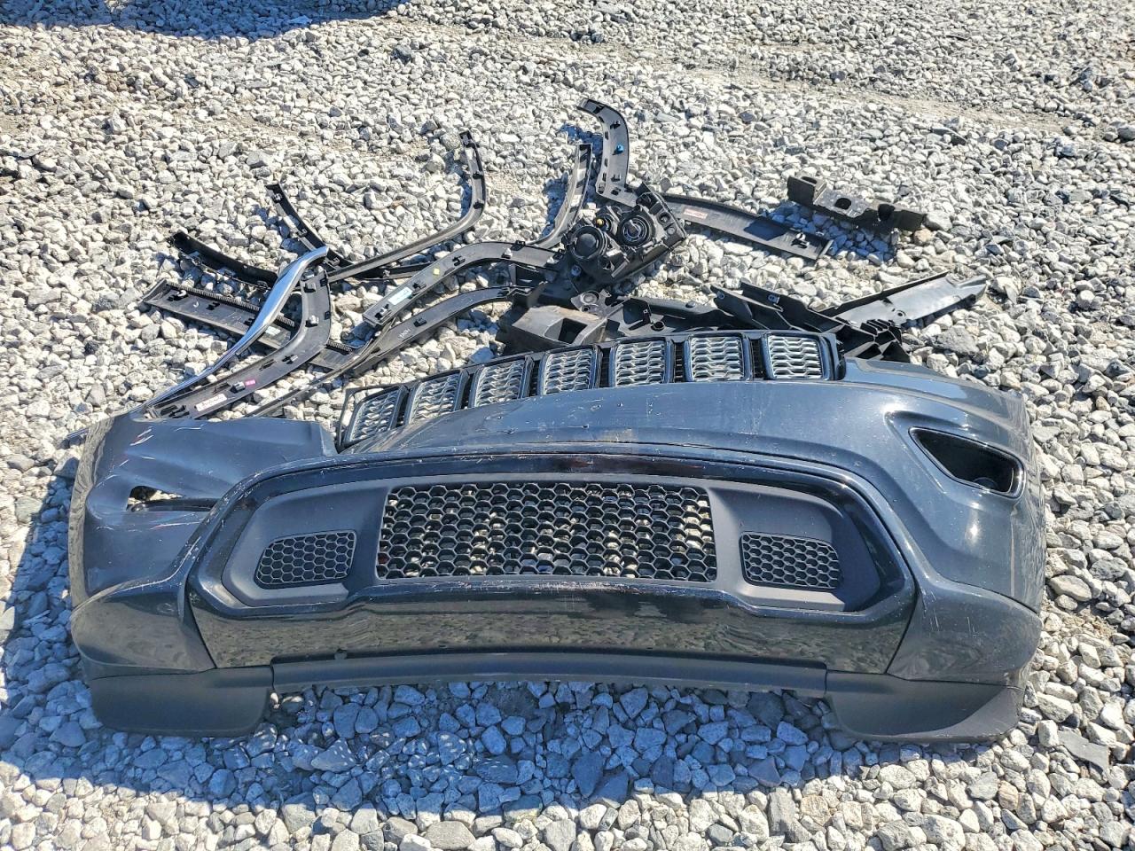 2018 Jeep Grand Cherokee Laredo Серый vin: 1C4RJFAG0JC421090