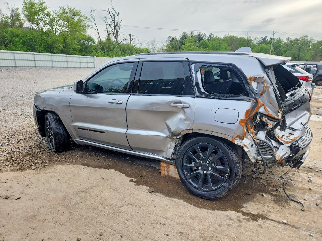 2019 Jeep Grand Cherokee Laredo Gray vin: 1C4RJFAG0KC600618