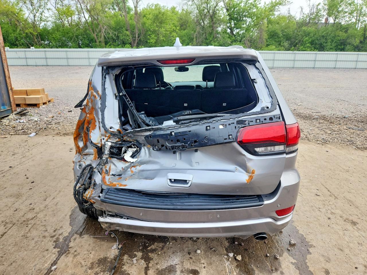 2019 Jeep Grand Cherokee Laredo Gray vin: 1C4RJFAG0KC600618