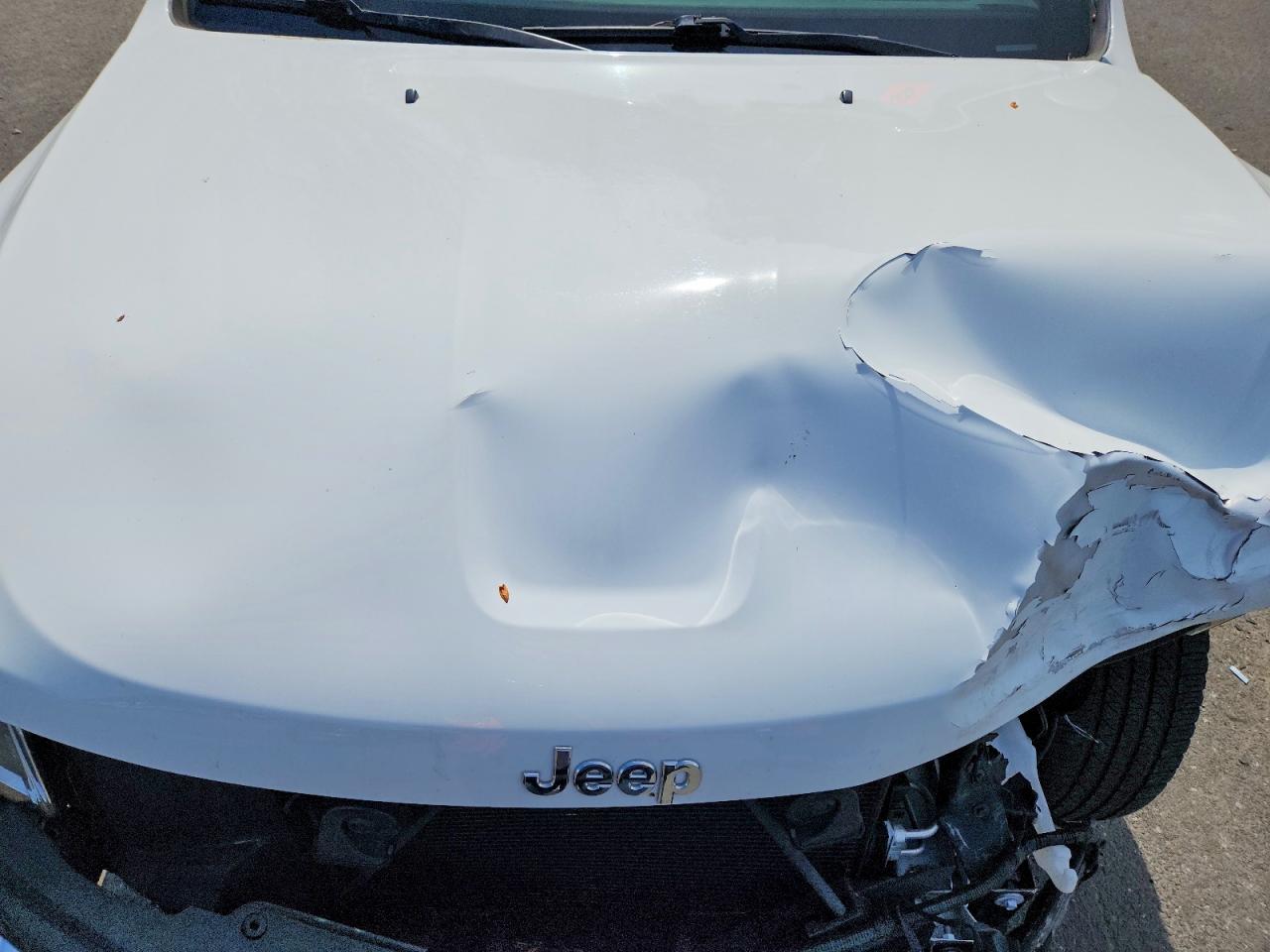 2020 Jeep Grand Cherokee Laredo White vin: 1C4RJFAG0LC139390