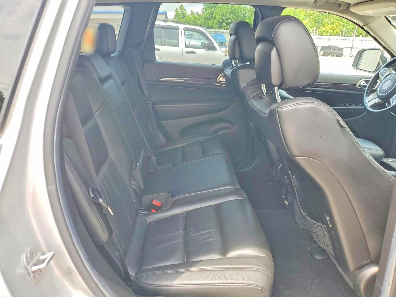 2012 Jeep Grand Cherokee Laredo Silver vin: 1C4RJFAG1CC145294