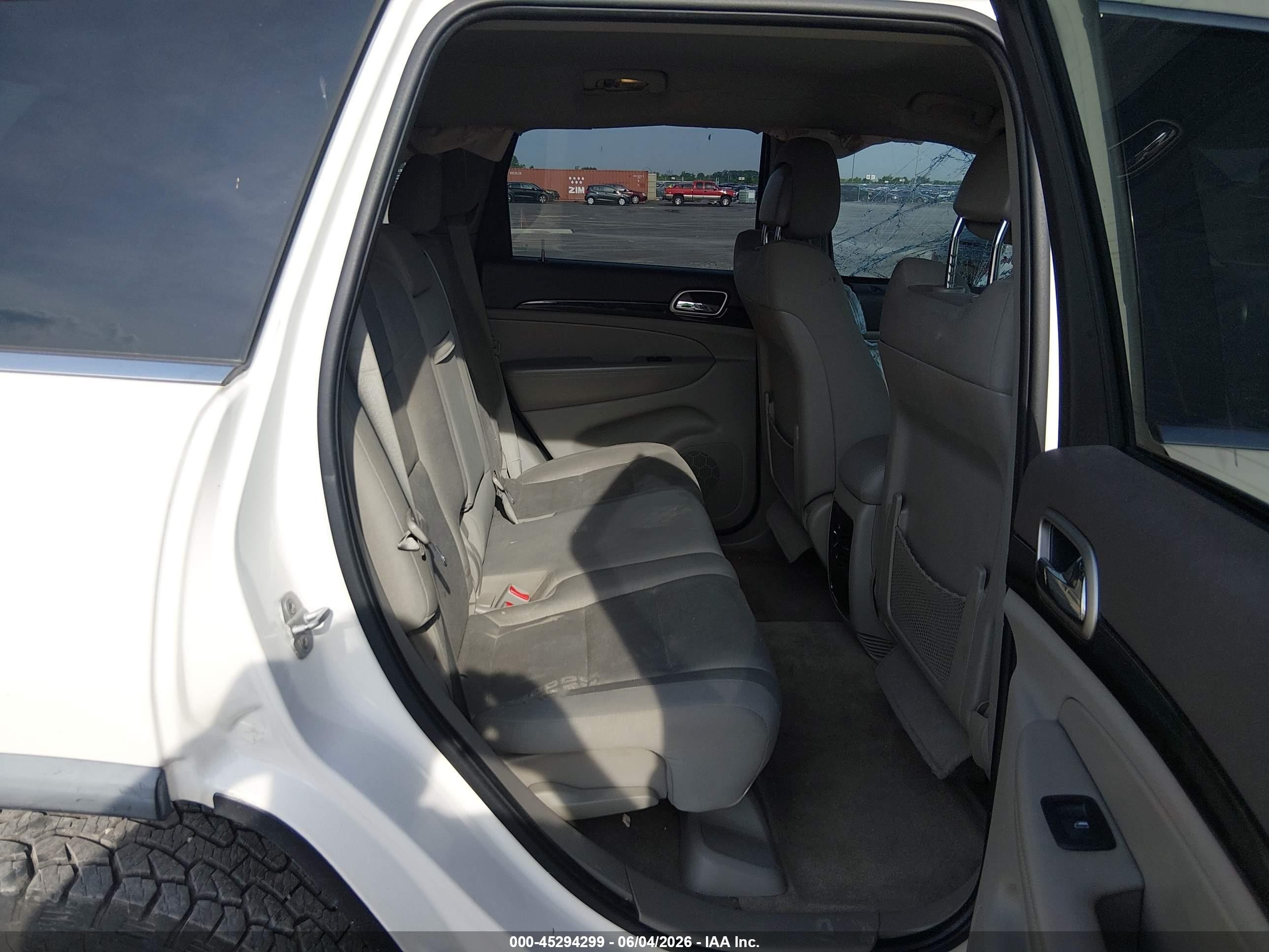 2012 Jeep Grand Cherokee Laredo White vin: 1C4RJFAG1CC148986