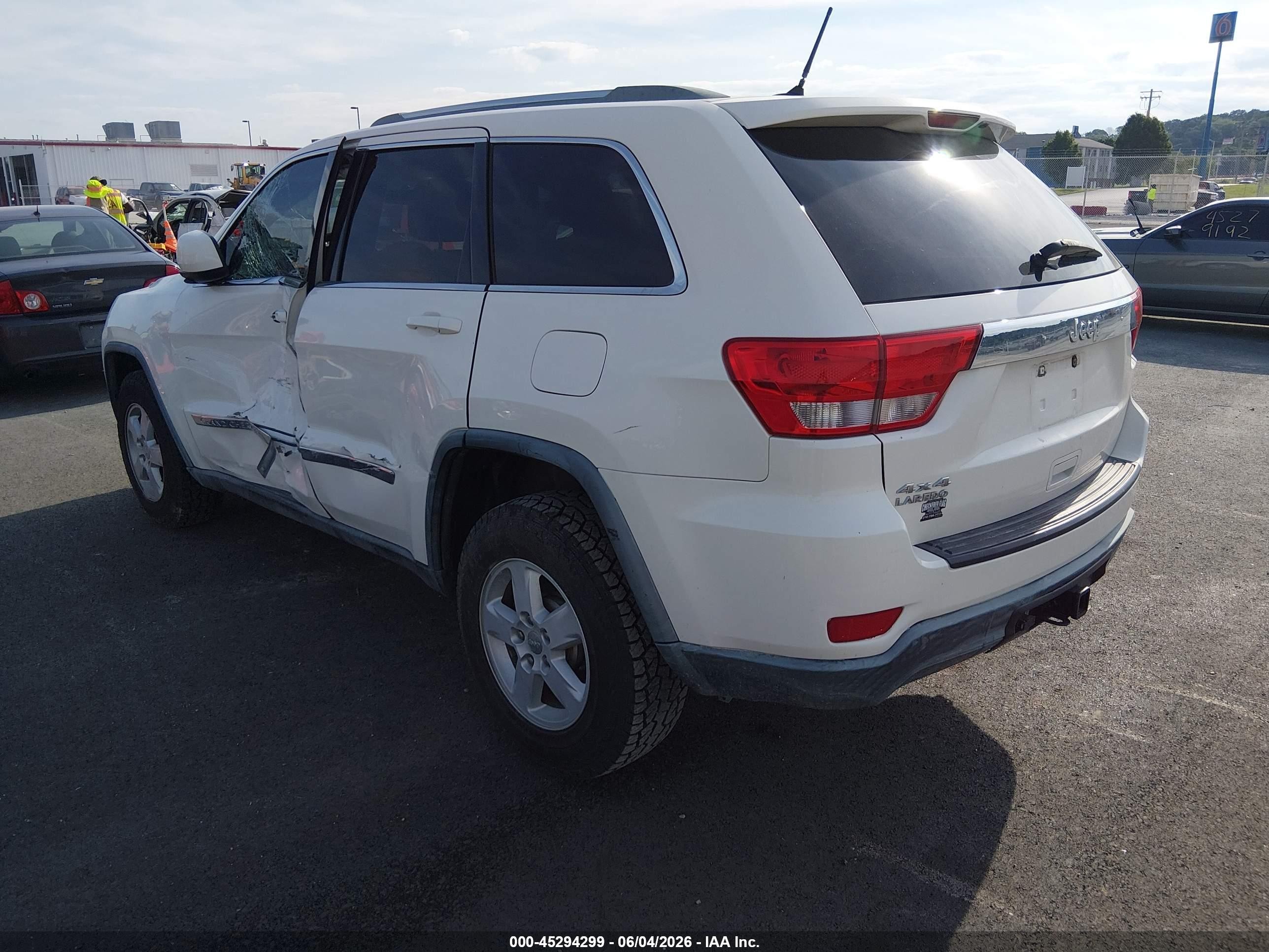 2012 Jeep Grand Cherokee Laredo White vin: 1C4RJFAG1CC148986