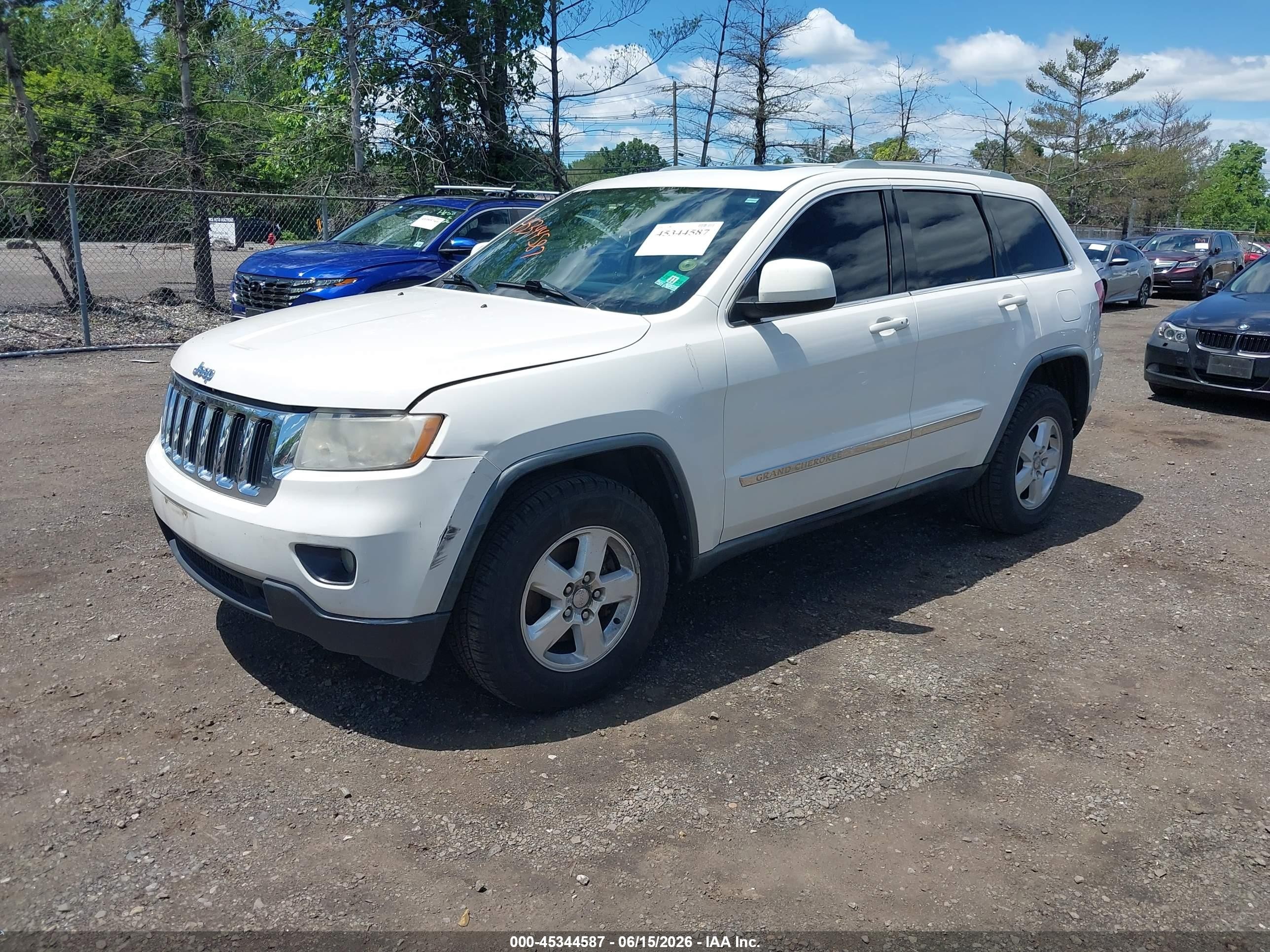 2012 Jeep Grand Cherokee Laredo White vin: 1C4RJFAG1CC156909
