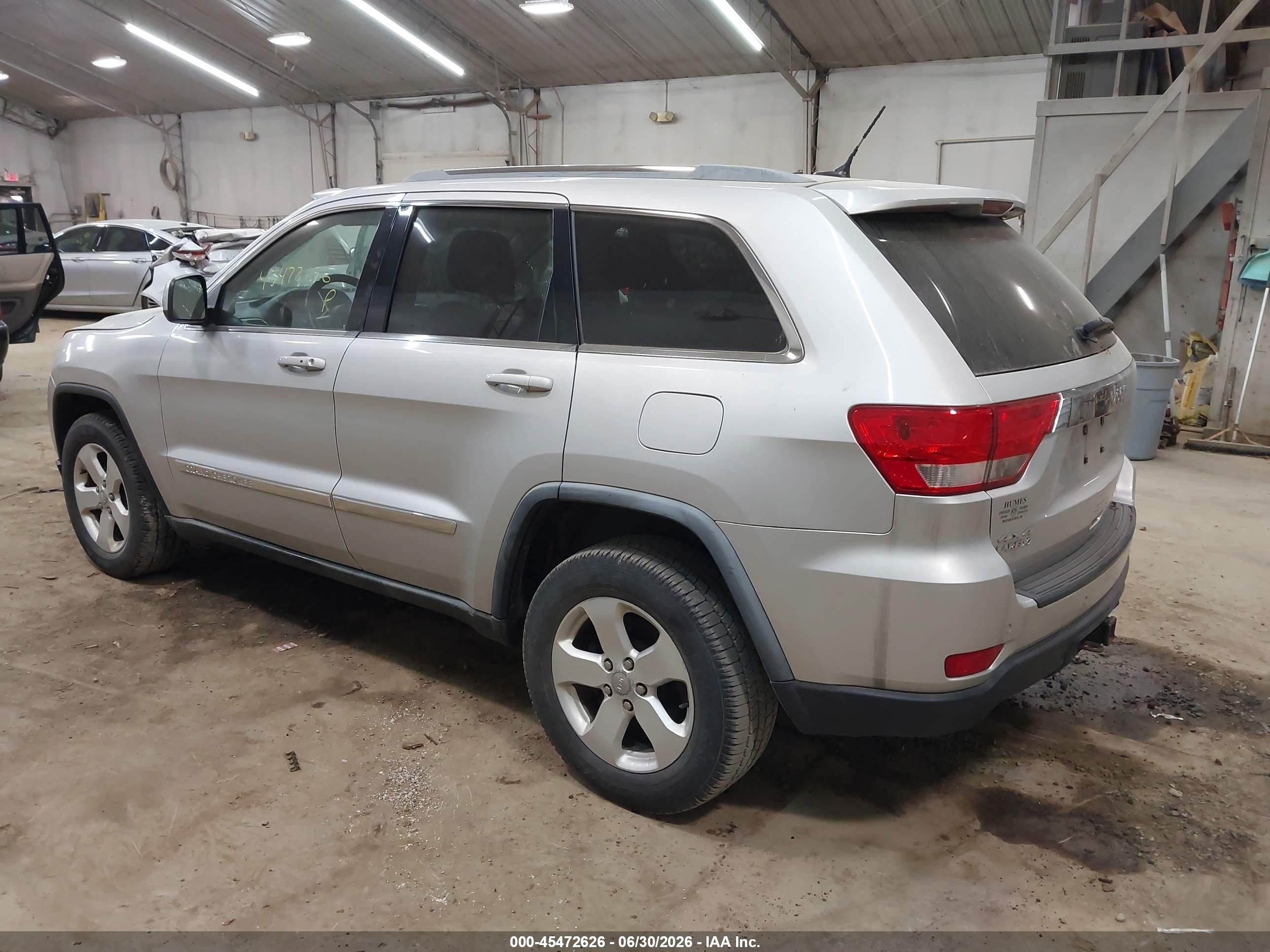 2012 Jeep Grand Cherokee Laredo Silver vin: 1C4RJFAG1CC179669