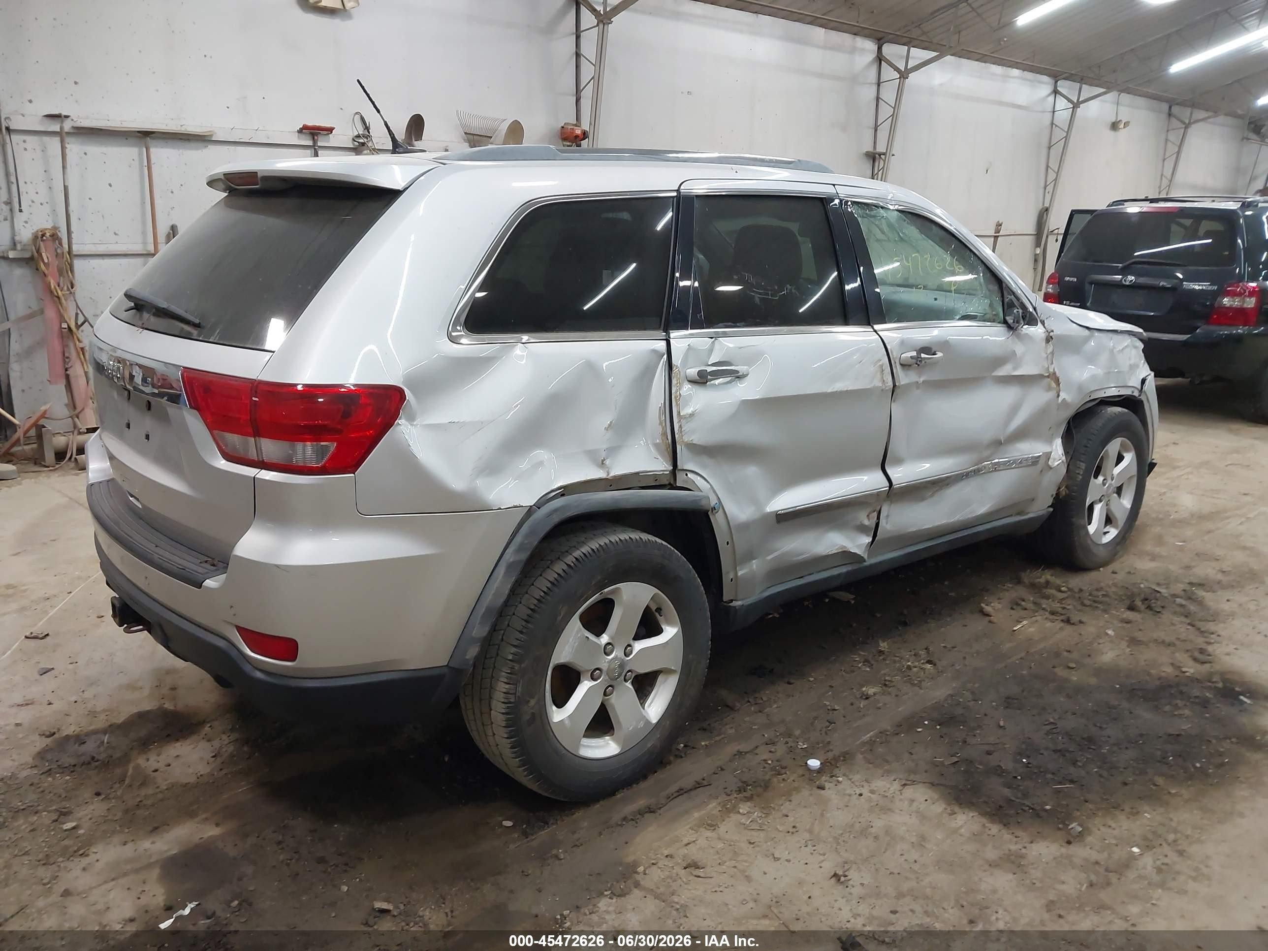 2012 Jeep Grand Cherokee Laredo Silver vin: 1C4RJFAG1CC179669