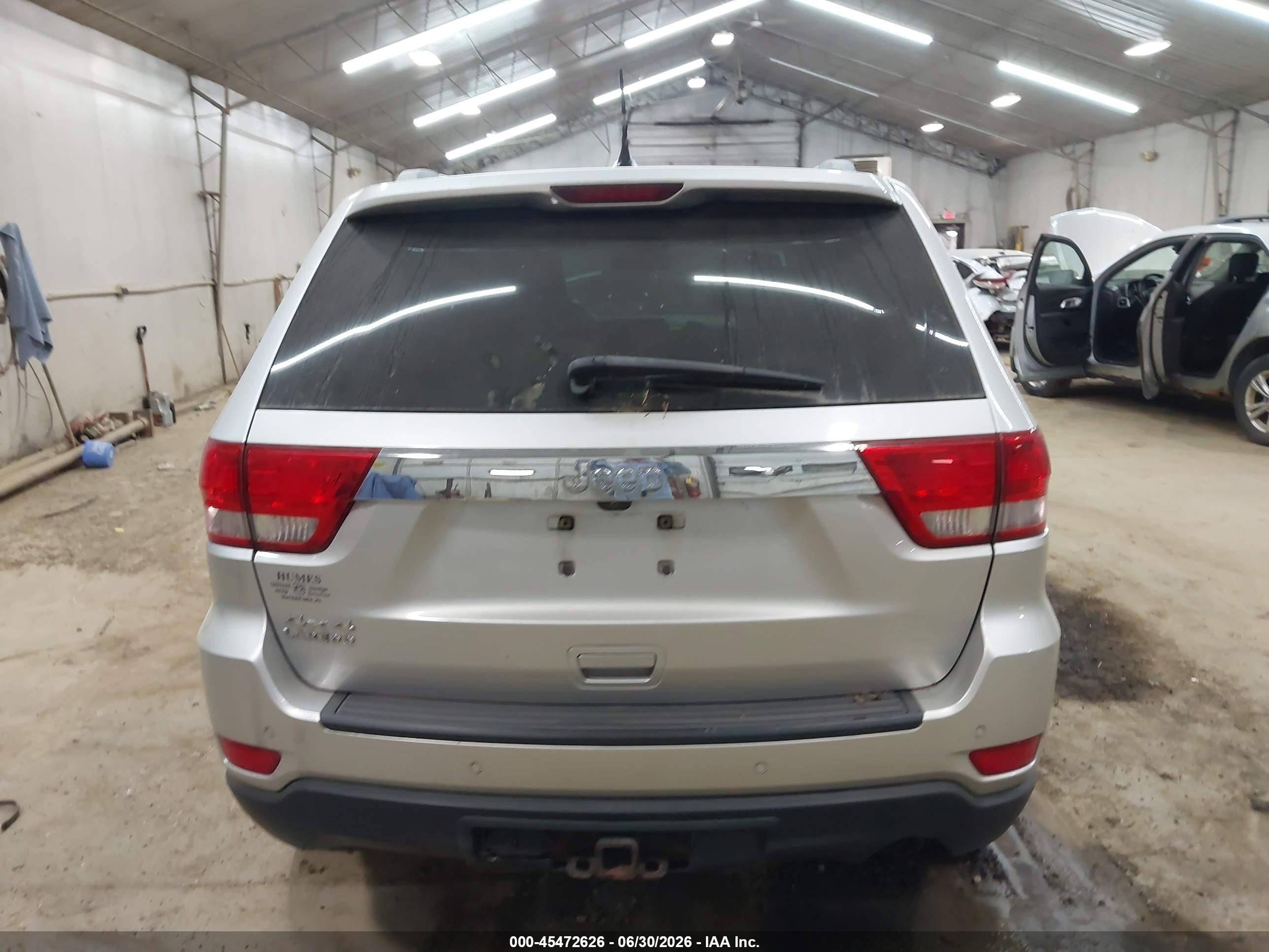 2012 Jeep Grand Cherokee Laredo Silver vin: 1C4RJFAG1CC179669