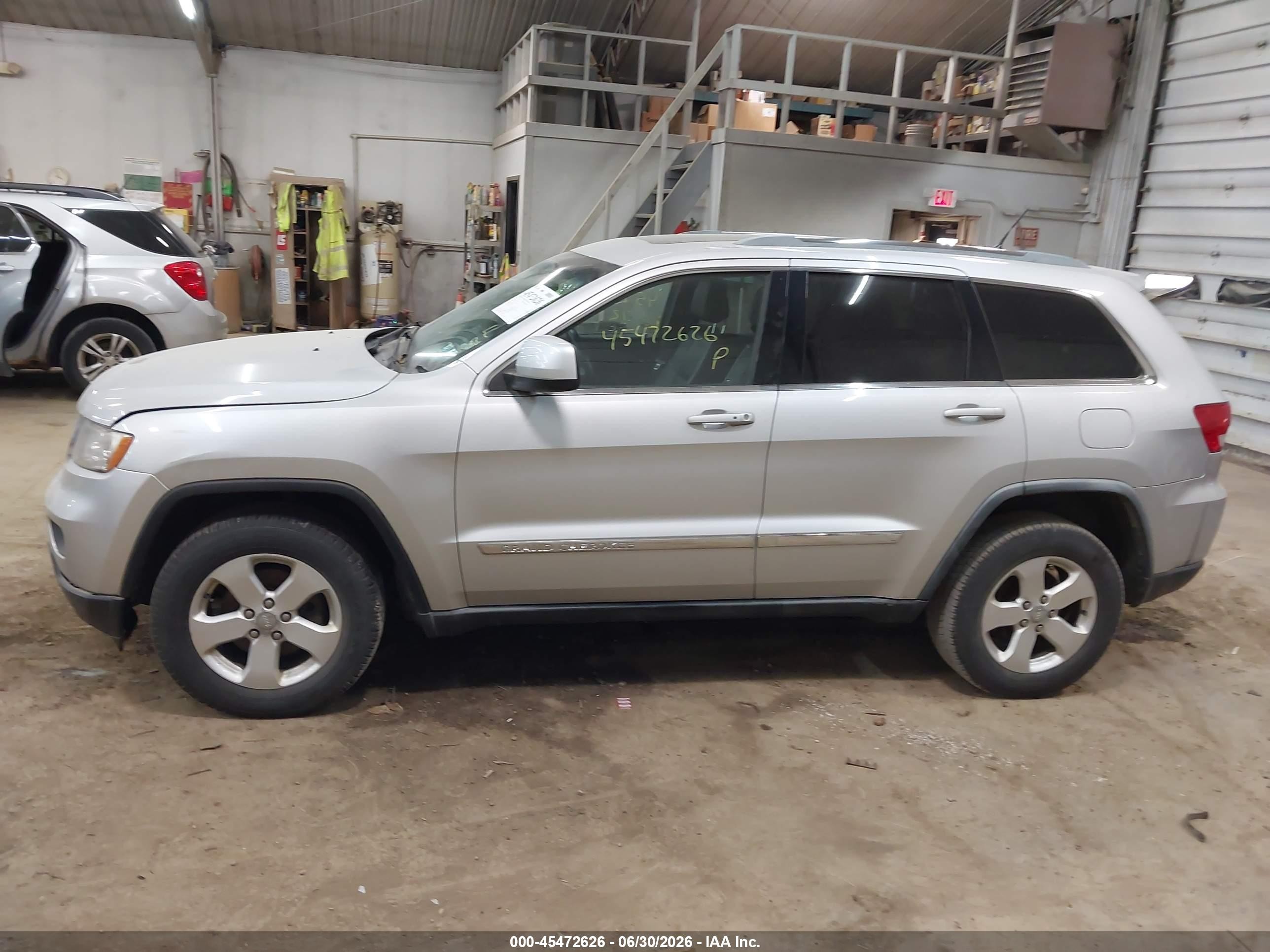 2012 Jeep Grand Cherokee Laredo Silver vin: 1C4RJFAG1CC179669