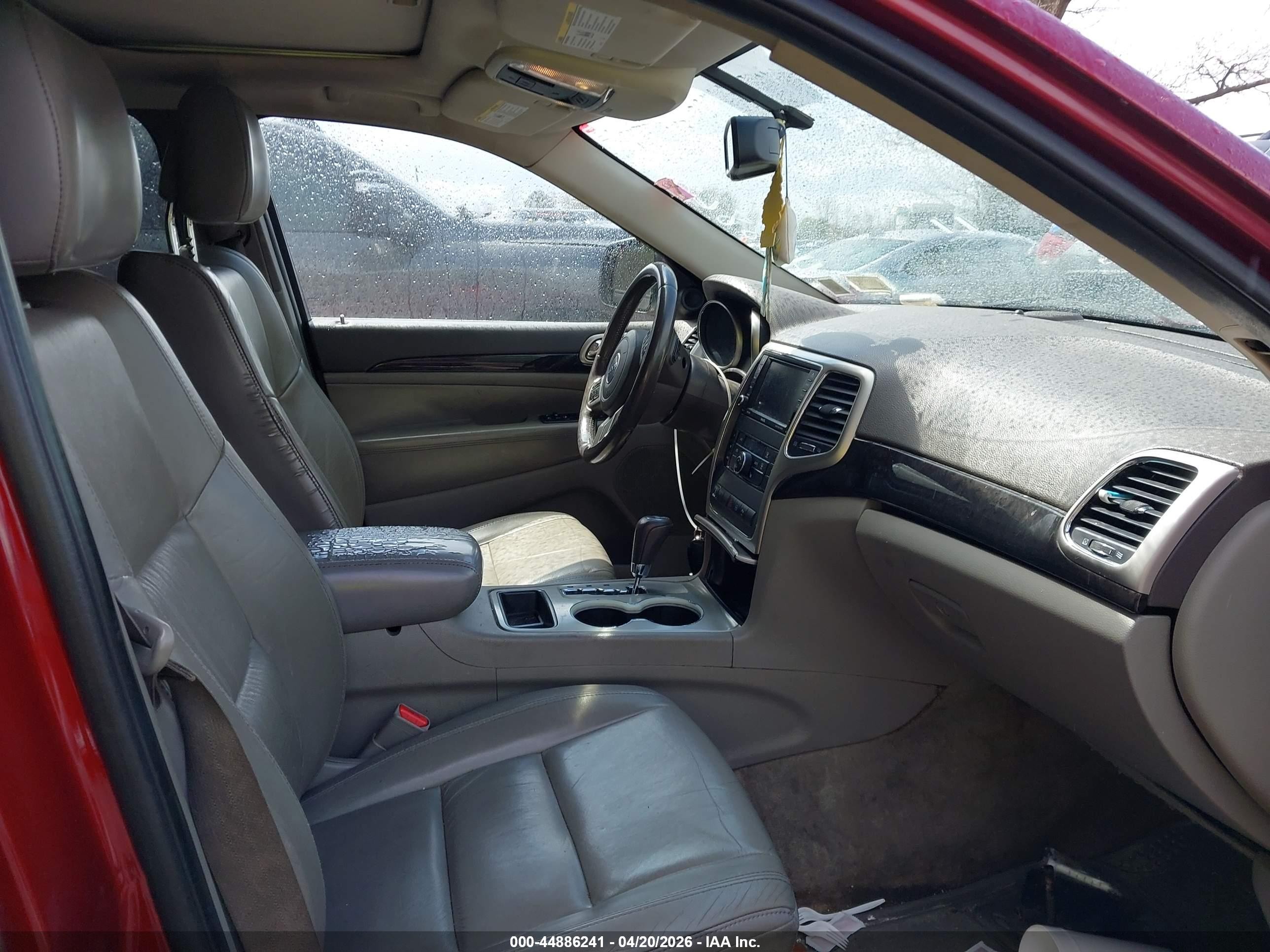 2012 Jeep Grand Cherokee Laredo Burgundy vin: 1C4RJFAG1CC220270