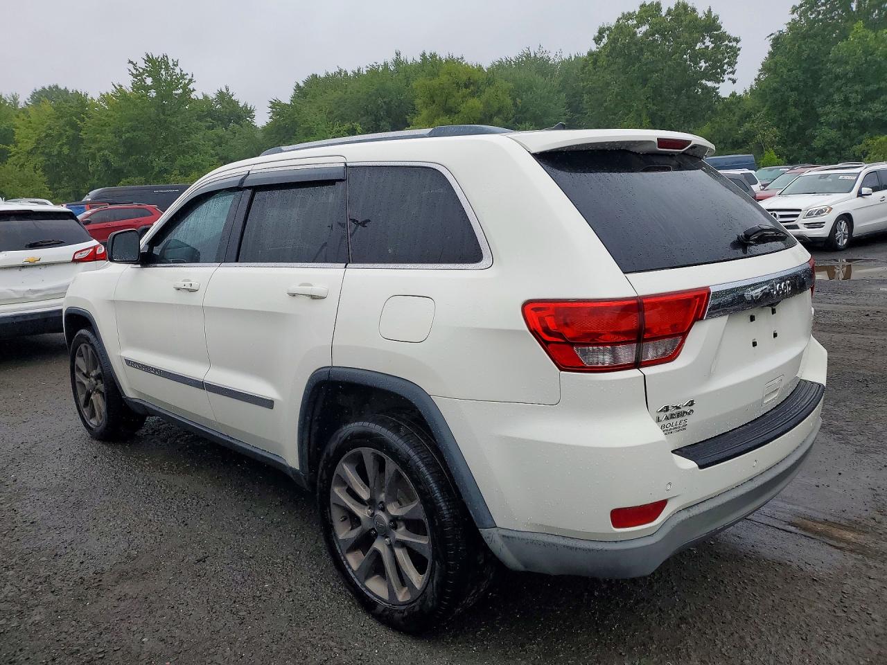 2012 Jeep Grand Cherokee Laredo White vin: 1C4RJFAG1CC267511
