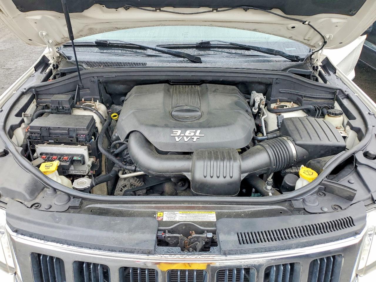 2012 Jeep Grand Cherokee Laredo White vin: 1C4RJFAG1CC267511