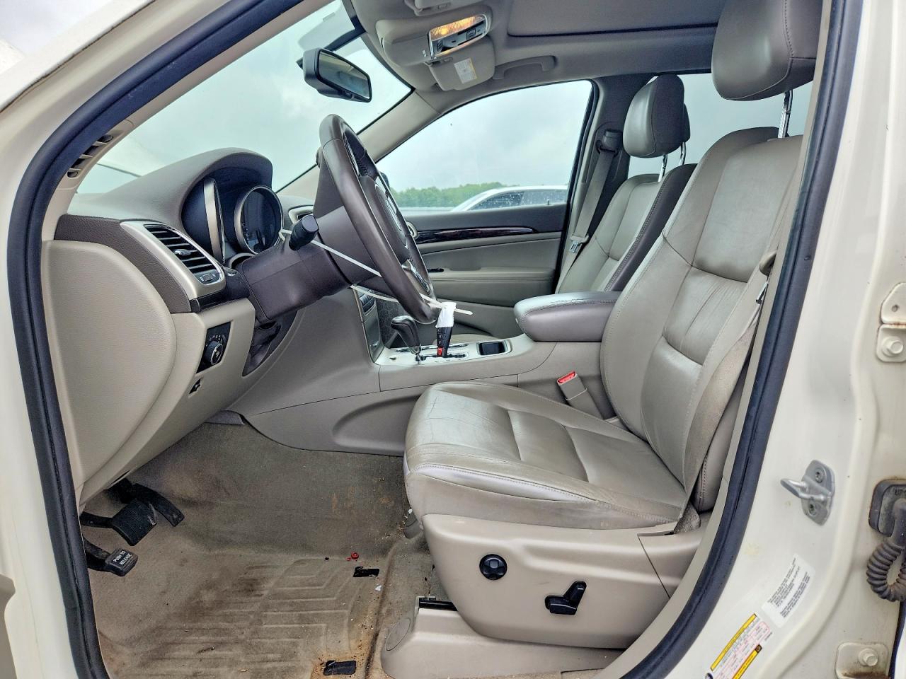 2012 Jeep Grand Cherokee Laredo White vin: 1C4RJFAG1CC269453