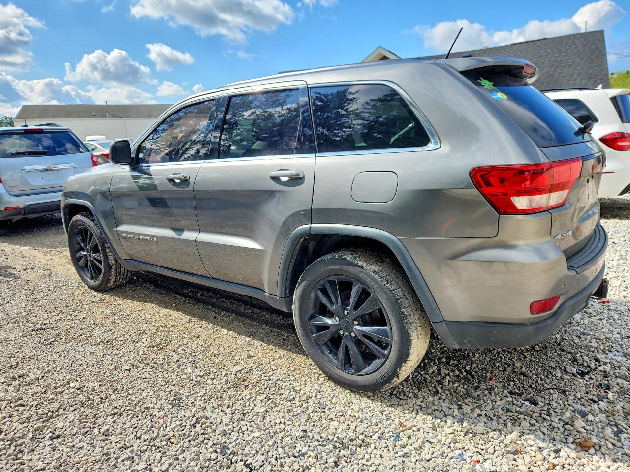 2012 Jeep Grand Cherokee Laredo Gray vin: 1C4RJFAG1CC333636