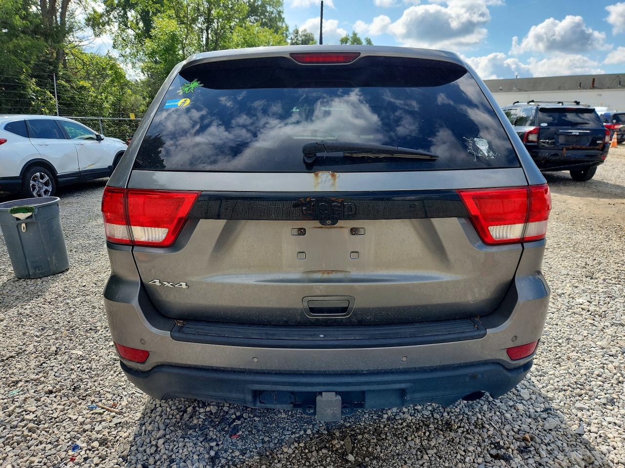 2012 Jeep Grand Cherokee Laredo Gray vin: 1C4RJFAG1CC333636
