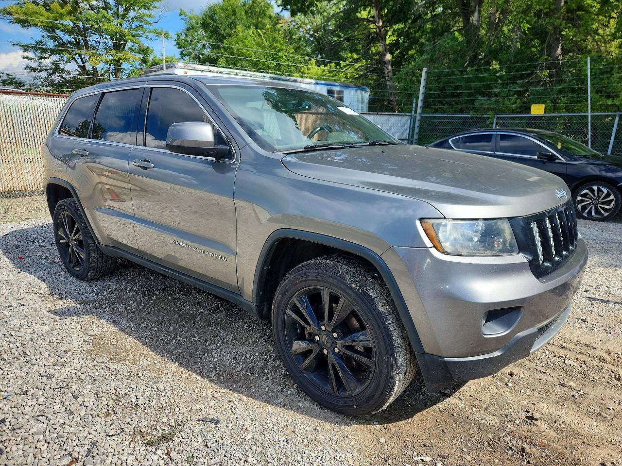 2012 Jeep Grand Cherokee Laredo Gray vin: 1C4RJFAG1CC333636