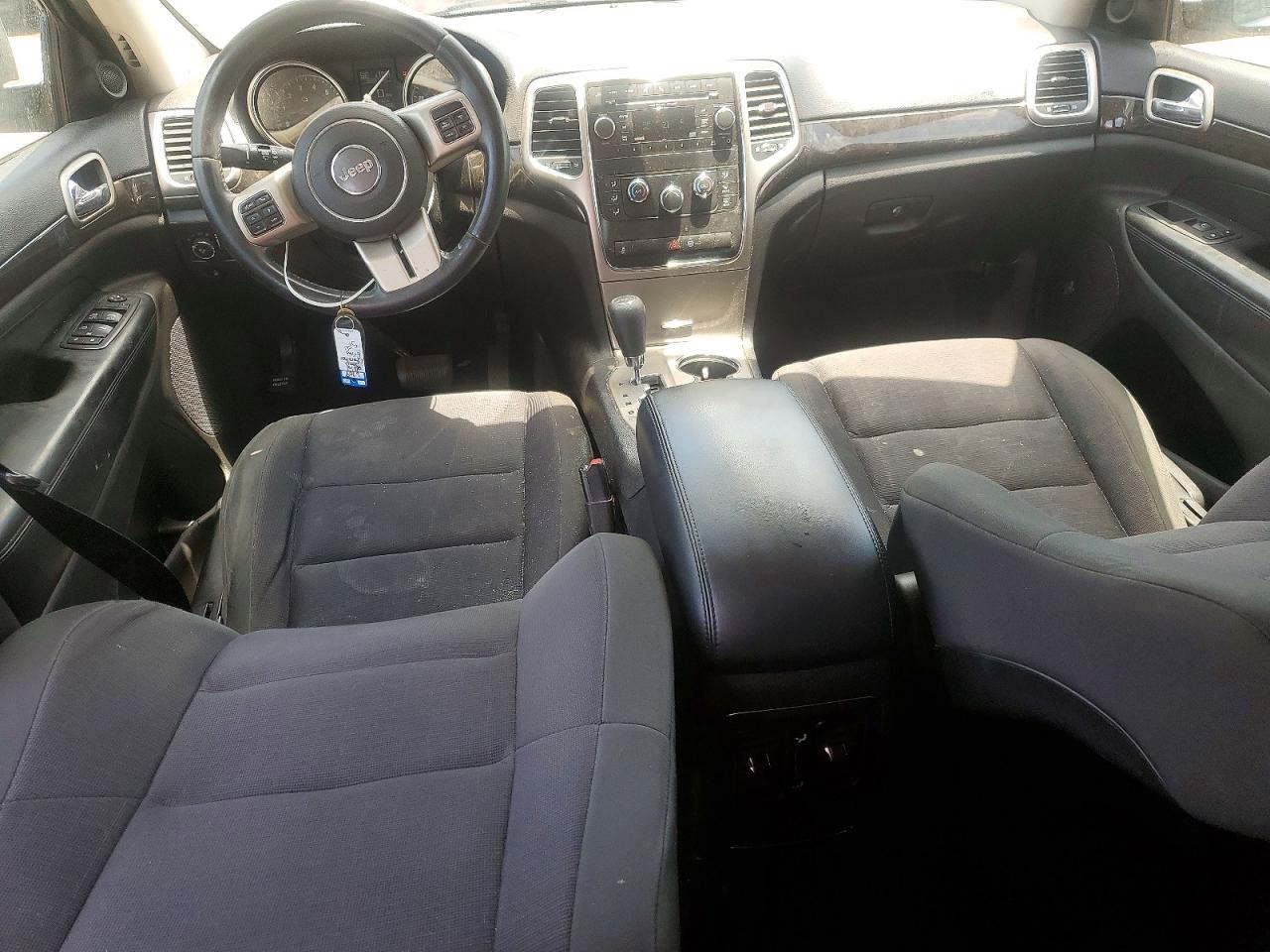 2012 Jeep Grand Cherokee Laredo Silver vin: 1C4RJFAG1CC347732