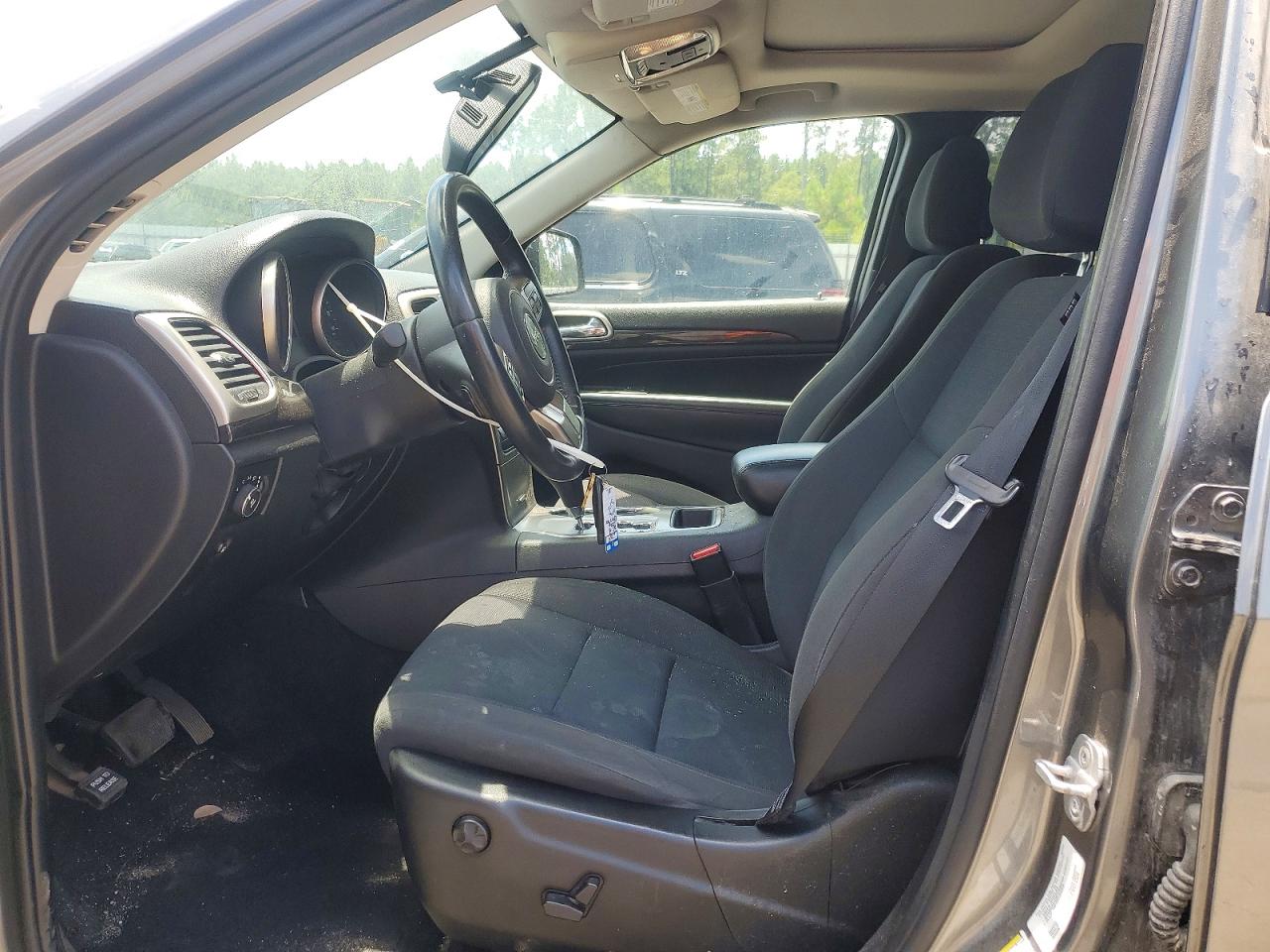 2012 Jeep Grand Cherokee Laredo Silver vin: 1C4RJFAG1CC347732