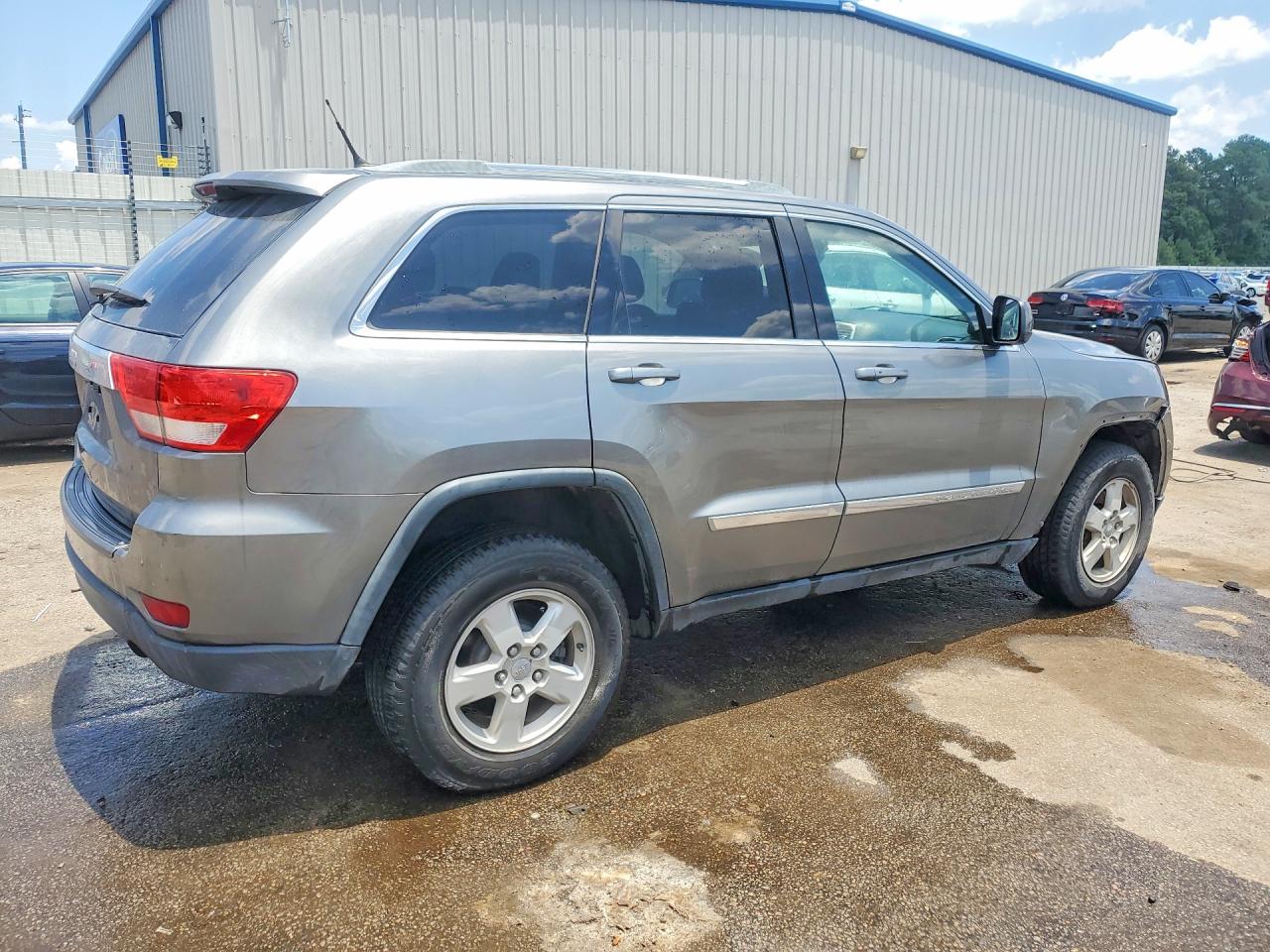 2012 Jeep Grand Cherokee Laredo Silver vin: 1C4RJFAG1CC347732