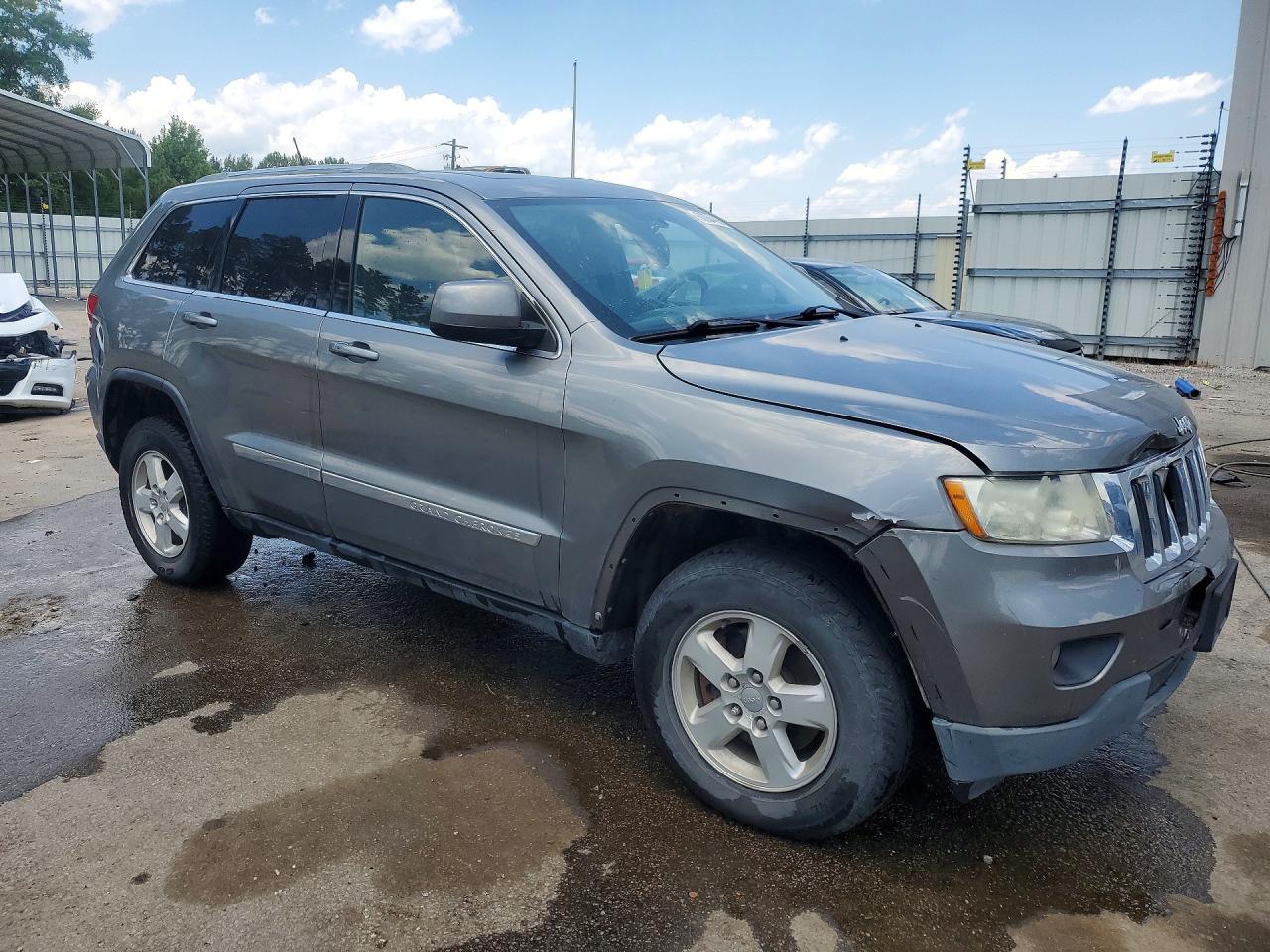 2012 Jeep Grand Cherokee Laredo Silver vin: 1C4RJFAG1CC347732