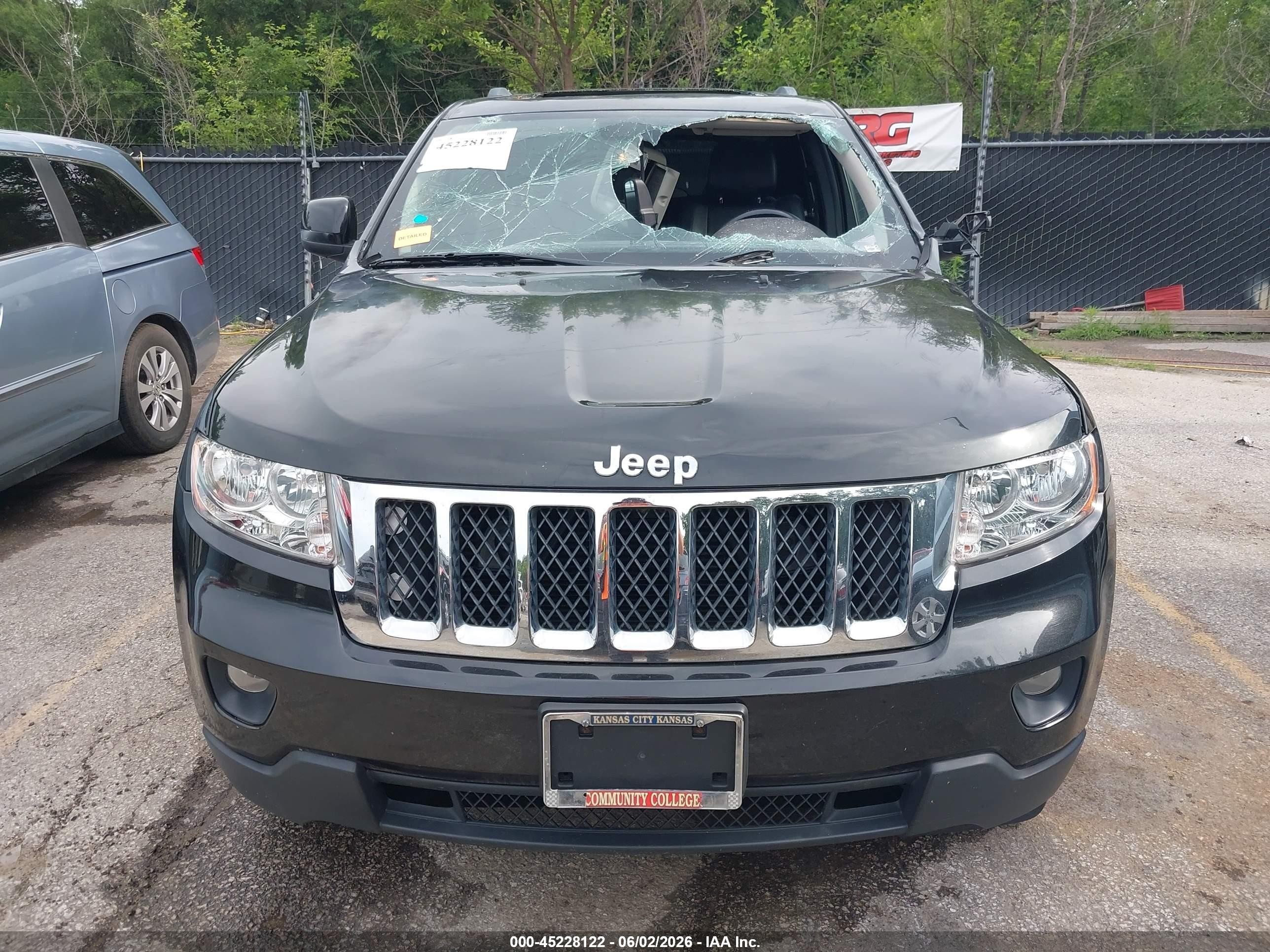 2013 Jeep Grand Cherokee Laredo Black vin: 1C4RJFAG1DC557782