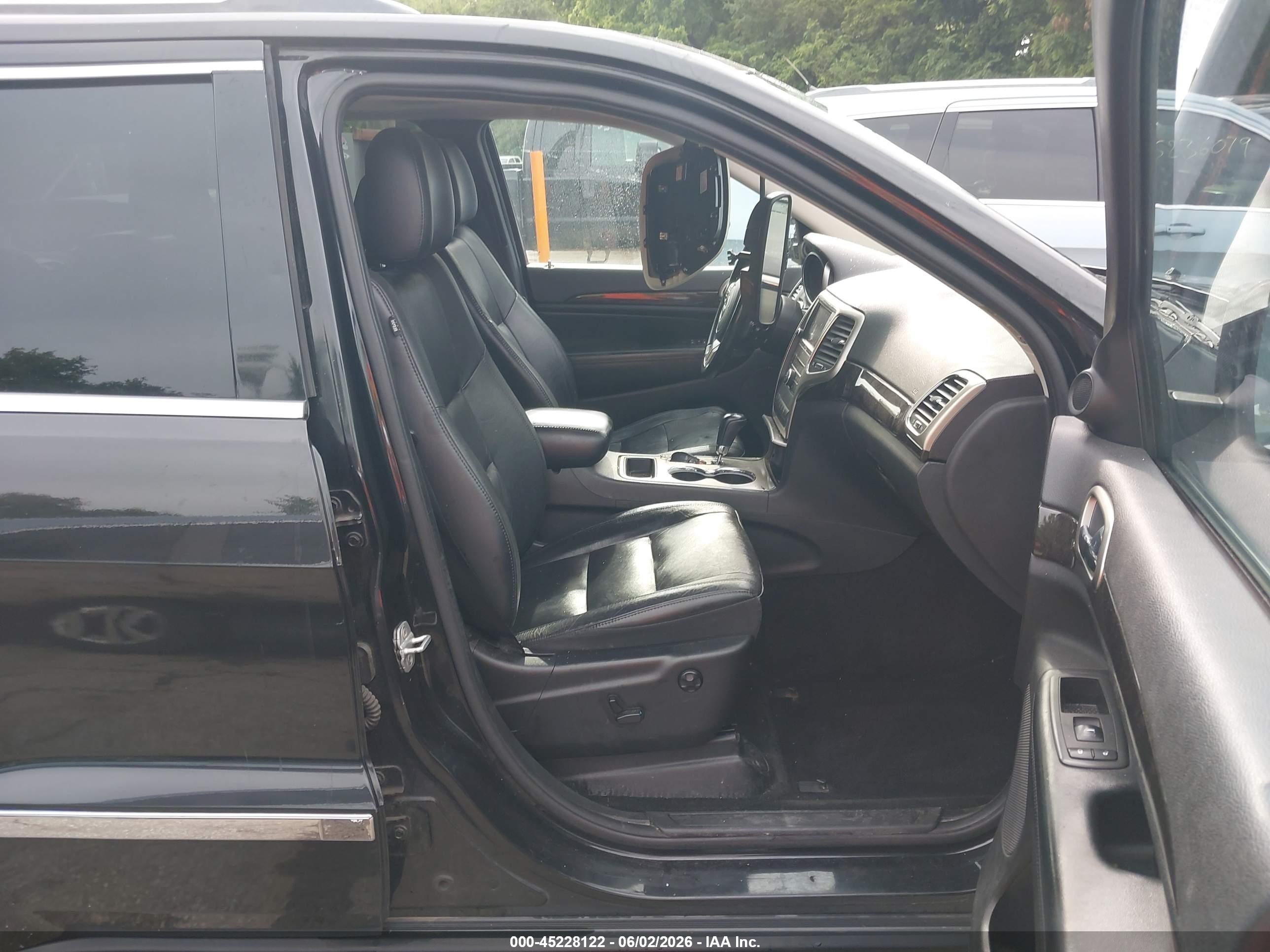 2013 Jeep Grand Cherokee Laredo Black vin: 1C4RJFAG1DC557782
