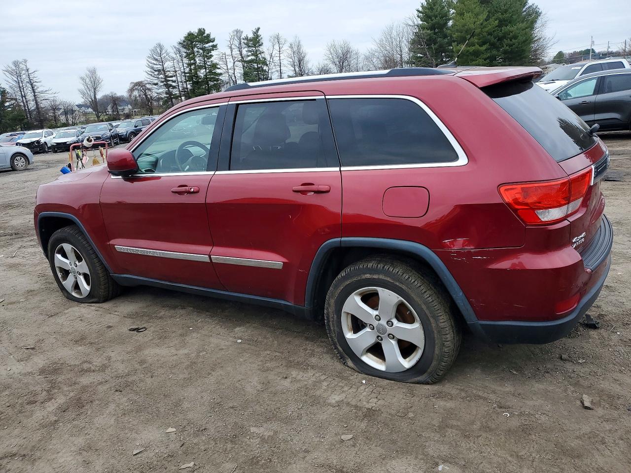 2013 Jeep Grand Cherokee Laredo Красный vin: 1C4RJFAG1DC600064