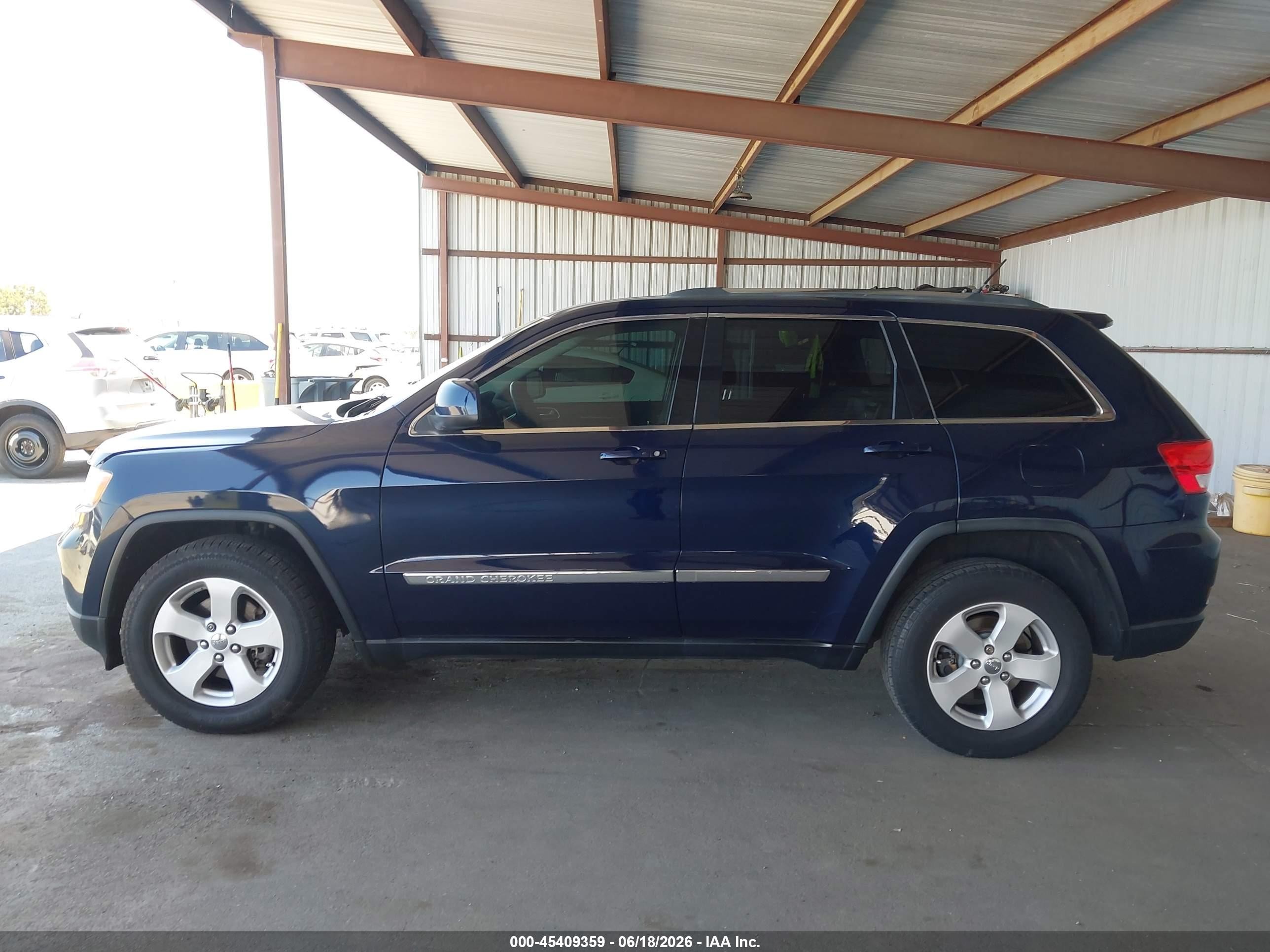 2013 Jeep Grand Cherokee Laredo Dark Blue vin: 1C4RJFAG1DC654917