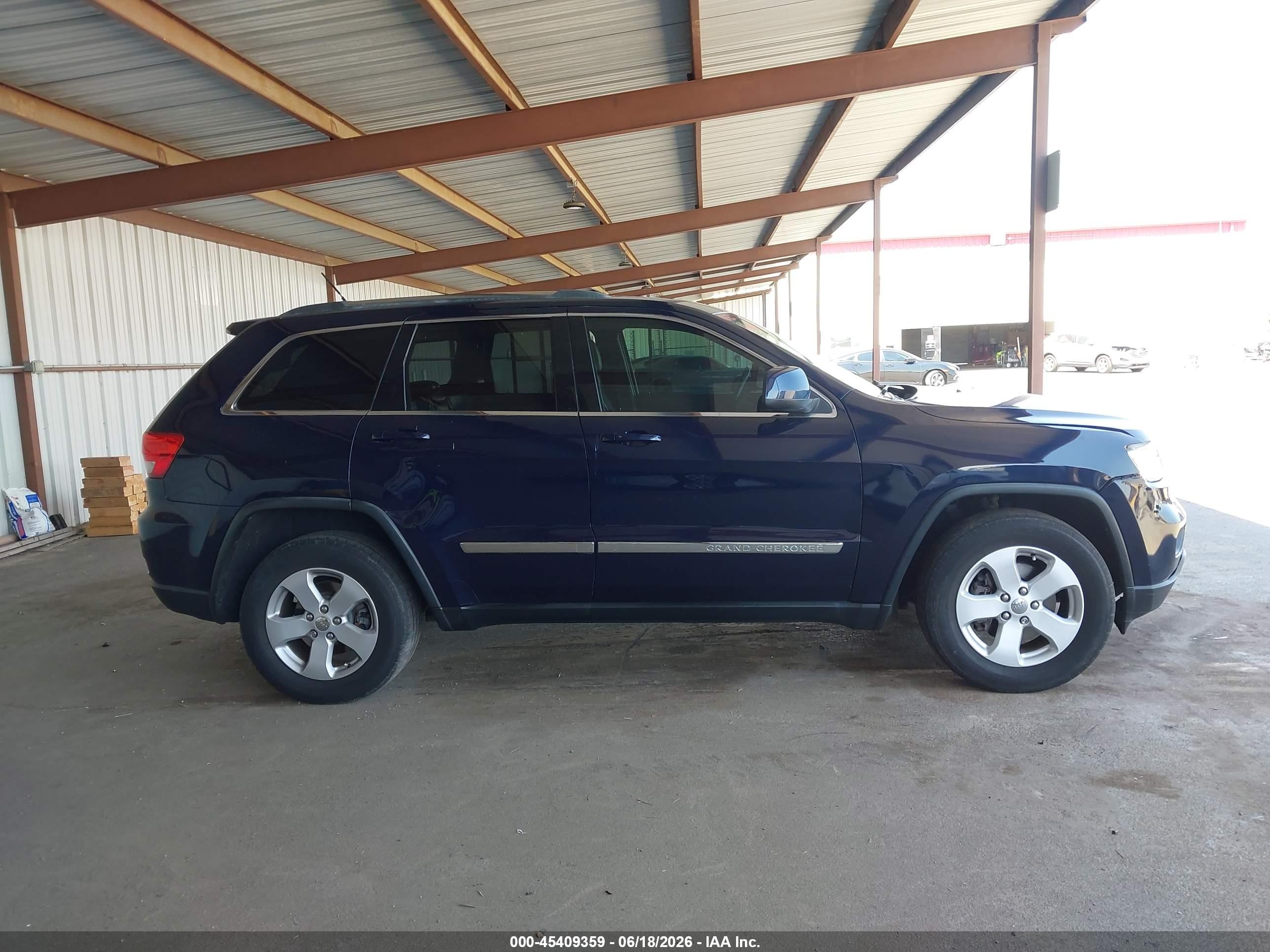 2013 Jeep Grand Cherokee Laredo Dark Blue vin: 1C4RJFAG1DC654917