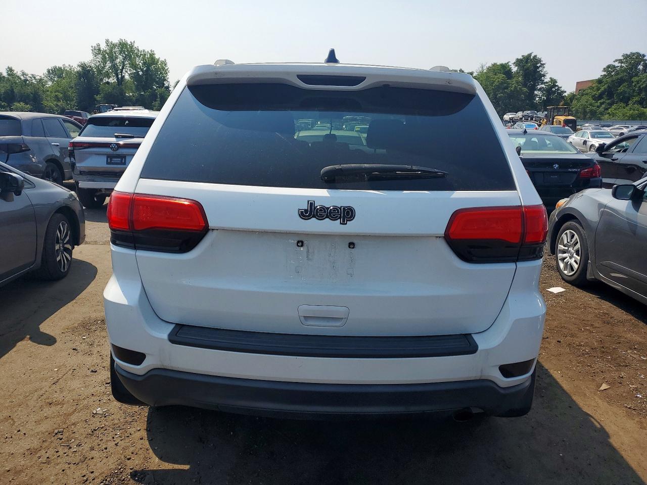2014 Jeep Grand Cherokee Laredo White vin: 1C4RJFAG1EC182039