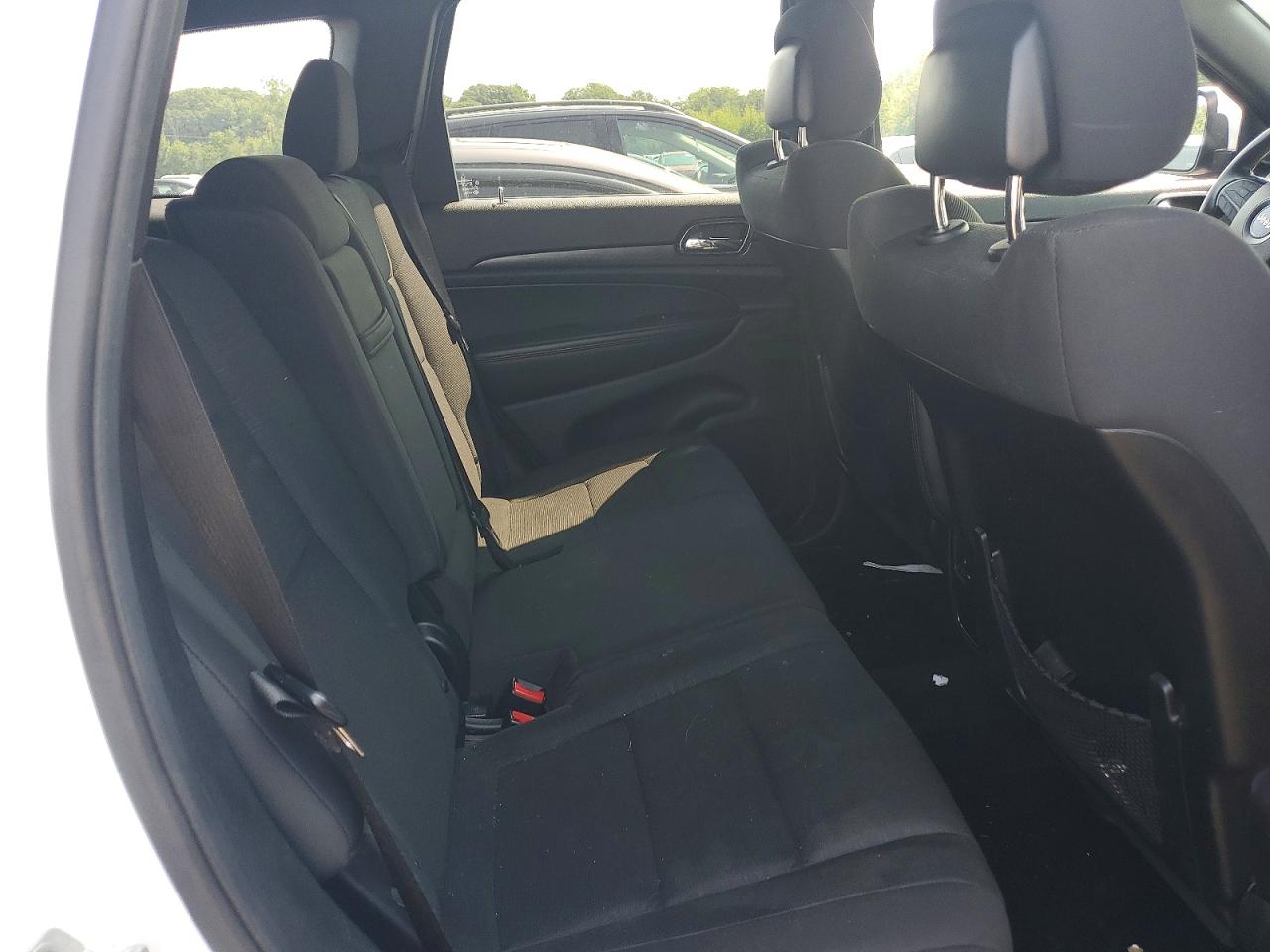 2014 Jeep Grand Cherokee Laredo White vin: 1C4RJFAG1EC182039