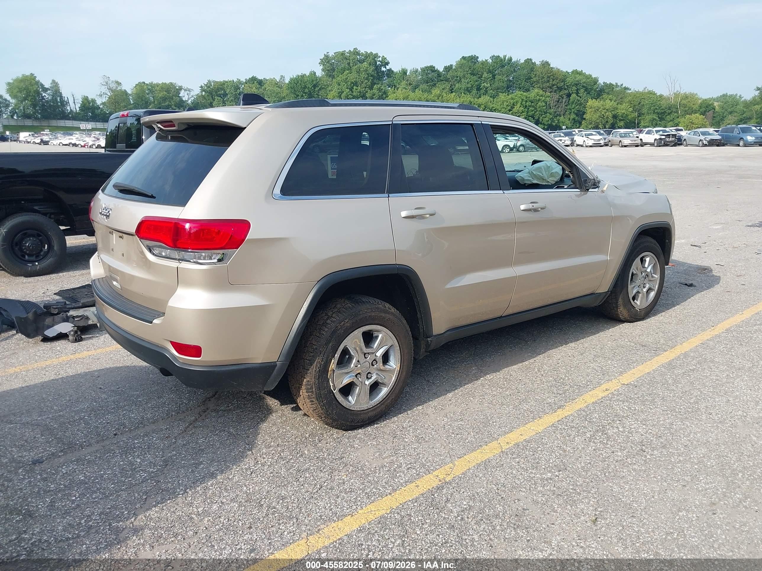 2014 Jeep Grand Cherokee Laredo Beige vin: 1C4RJFAG1EC268757