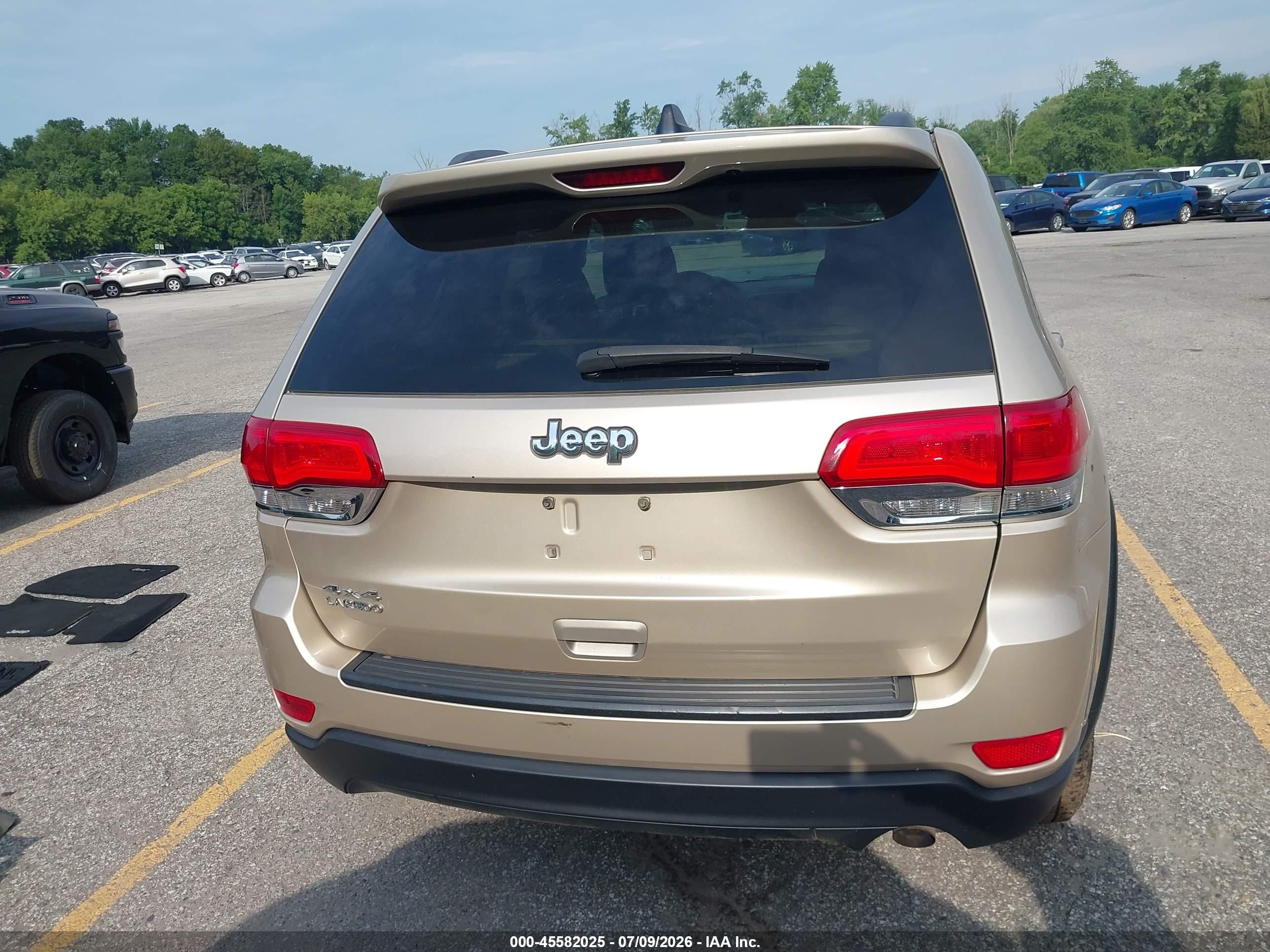 2014 Jeep Grand Cherokee Laredo Beige vin: 1C4RJFAG1EC268757