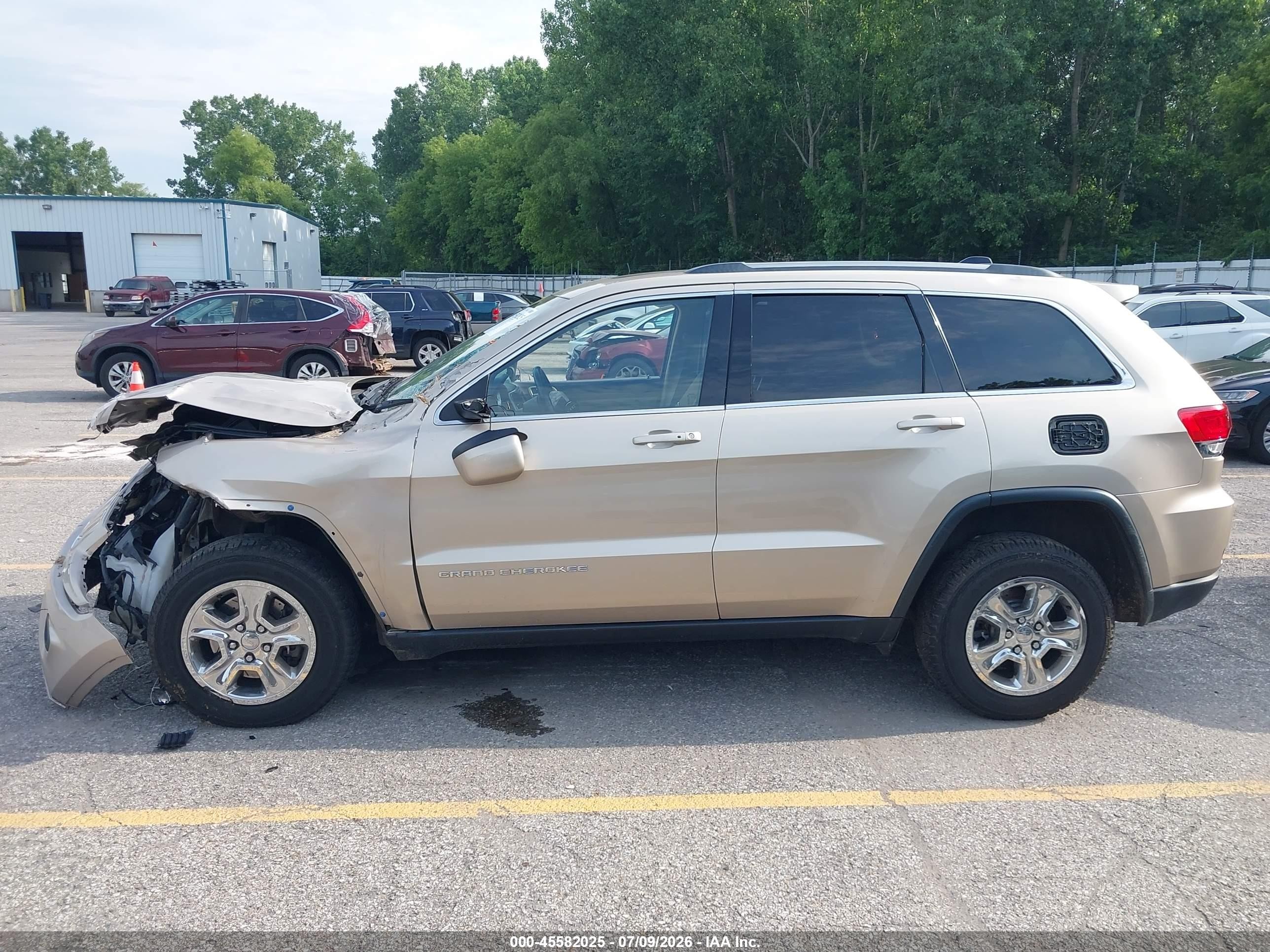 2014 Jeep Grand Cherokee Laredo Beige vin: 1C4RJFAG1EC268757