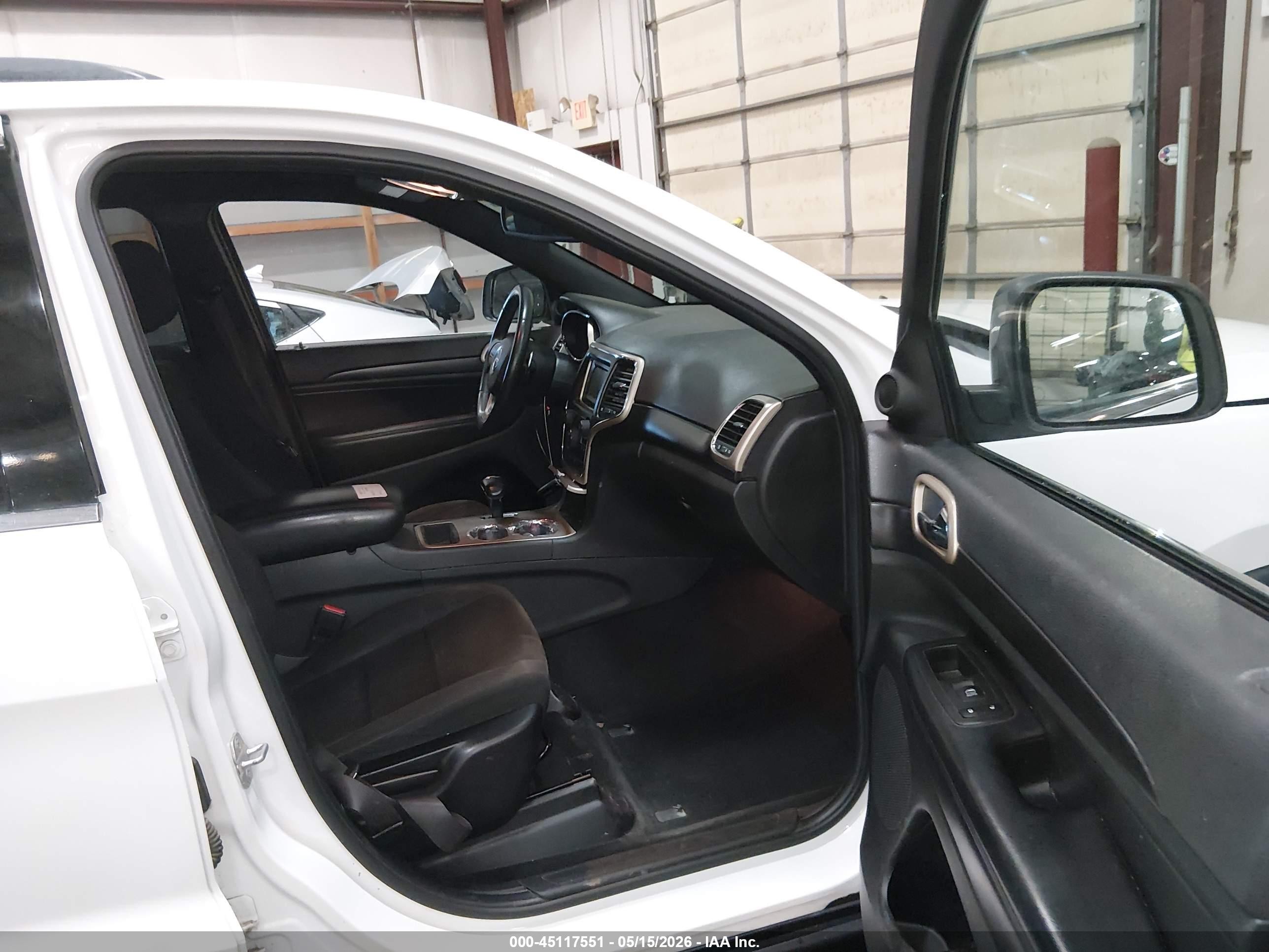 2014 Jeep Grand Cherokee Laredo White vin: 1C4RJFAG1EC272078