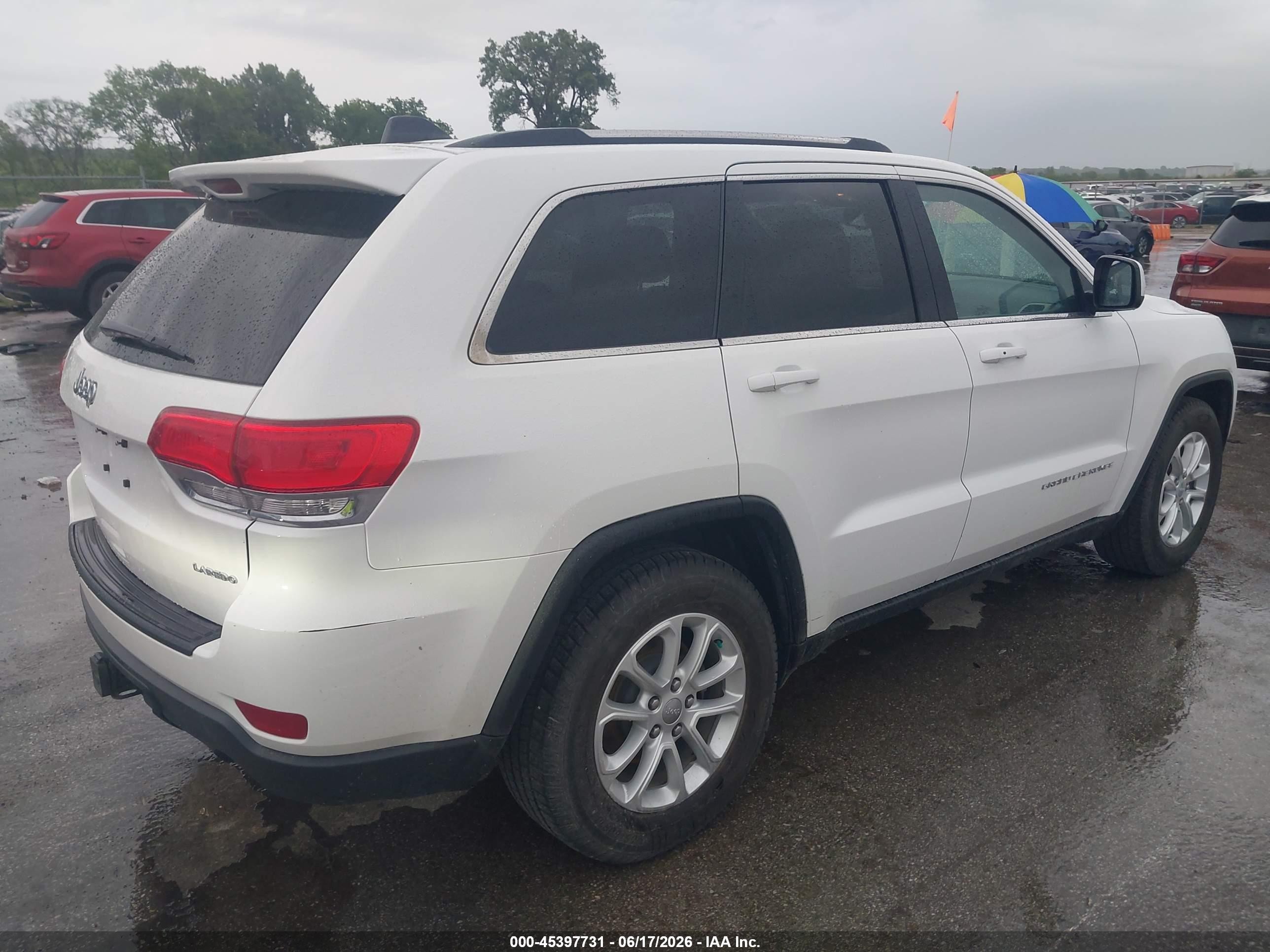 2014 Jeep Grand Cherokee Laredo White vin: 1C4RJFAG1EC413344