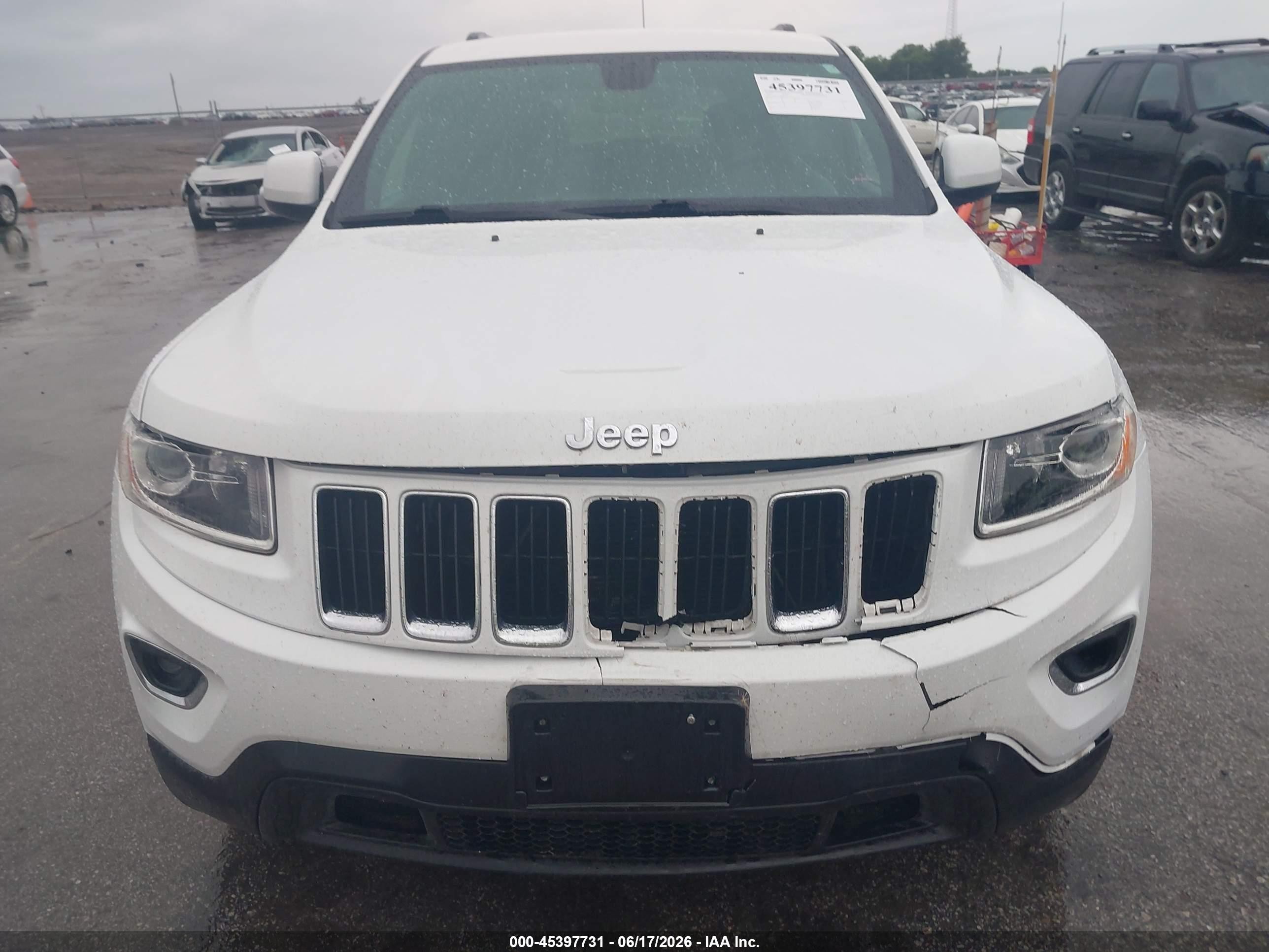 2014 Jeep Grand Cherokee Laredo White vin: 1C4RJFAG1EC413344