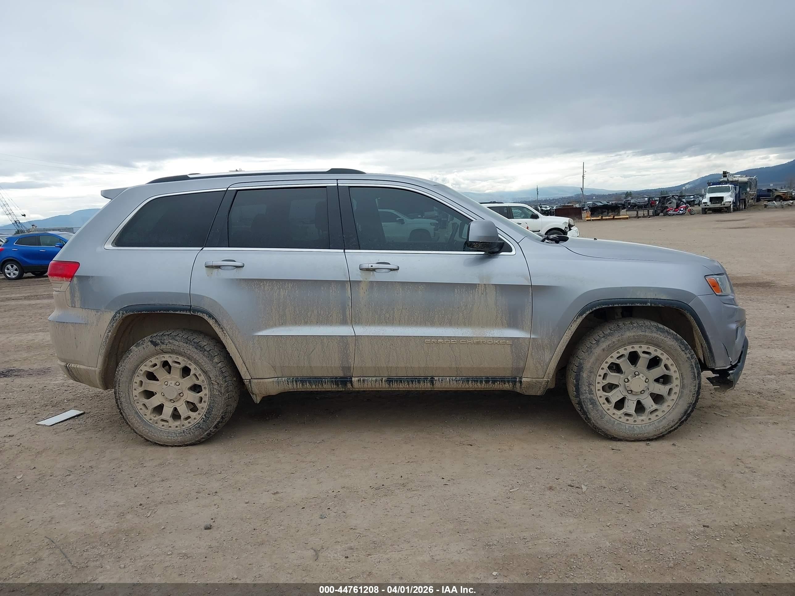 2014 Jeep Grand Cherokee Laredo Серебряный vin: 1C4RJFAG1EC414090