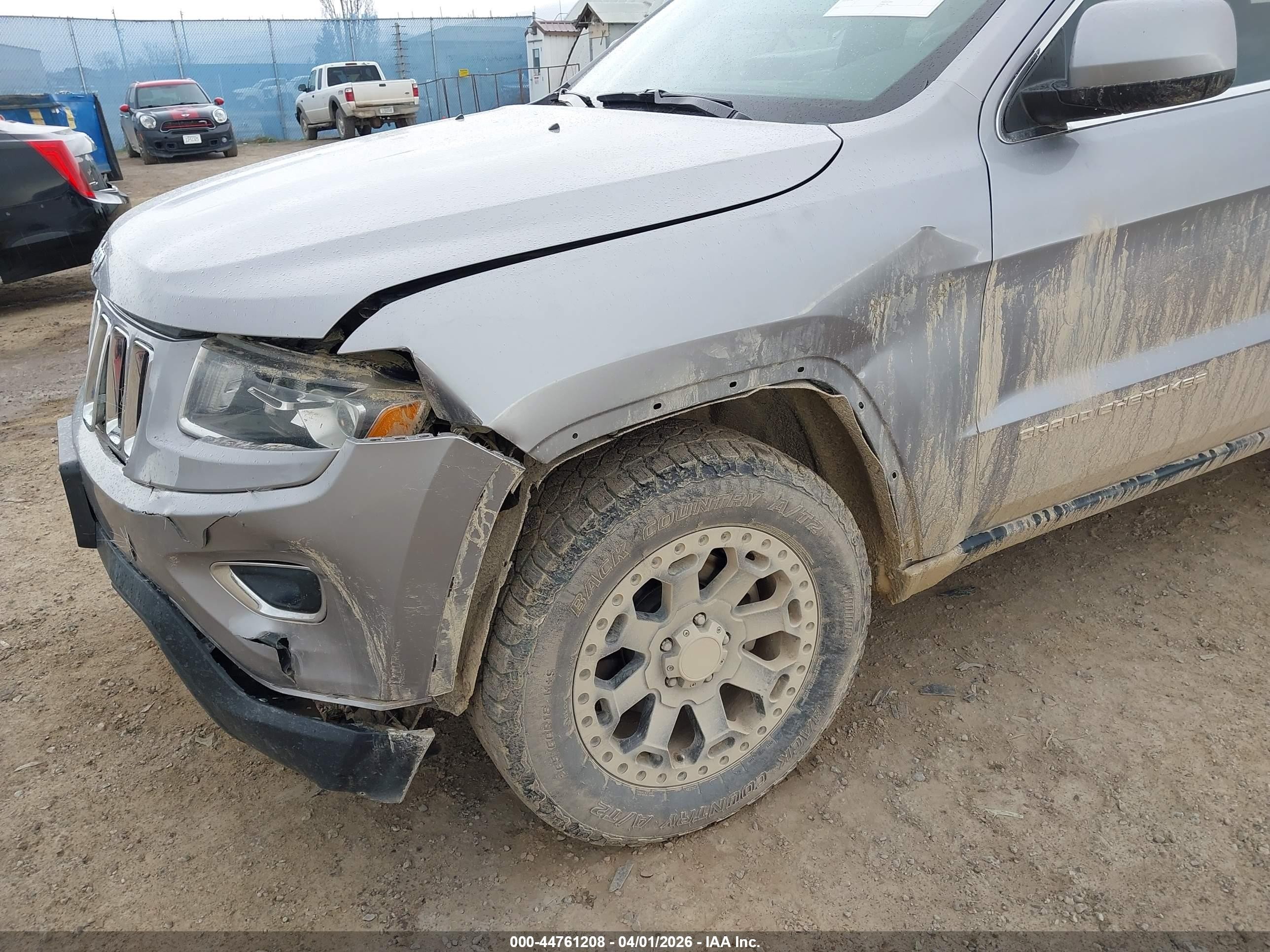 2014 Jeep Grand Cherokee Laredo Серебряный vin: 1C4RJFAG1EC414090