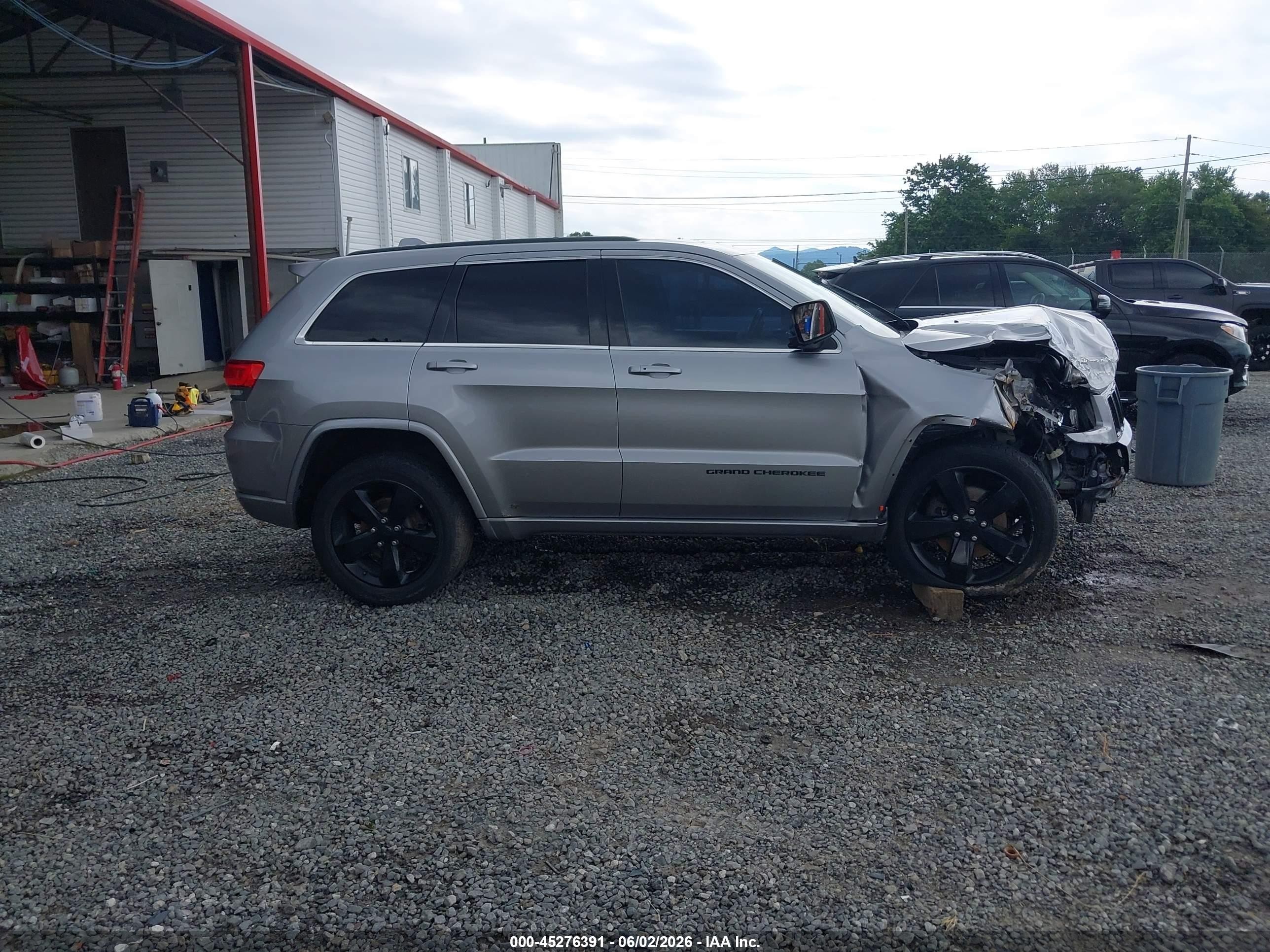 2014 Jeep Grand Cherokee Altitude Silver vin: 1C4RJFAG1EC549389
