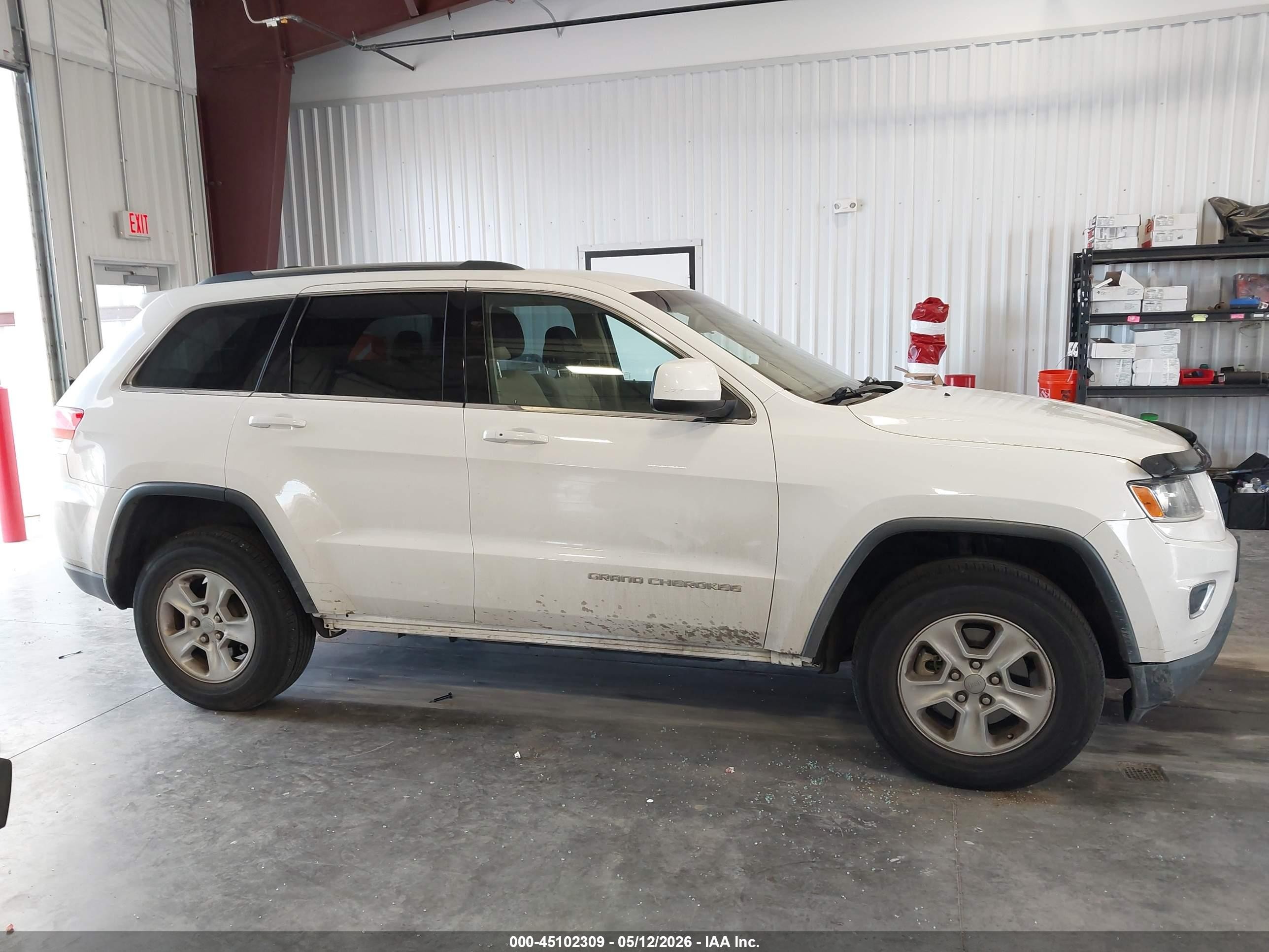 2015 Jeep Grand Cherokee Laredo White vin: 1C4RJFAG1FC182785