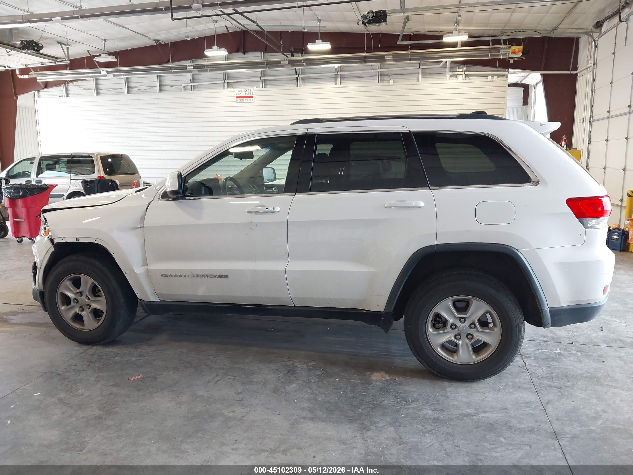 2015 Jeep Grand Cherokee Laredo White vin: 1C4RJFAG1FC182785