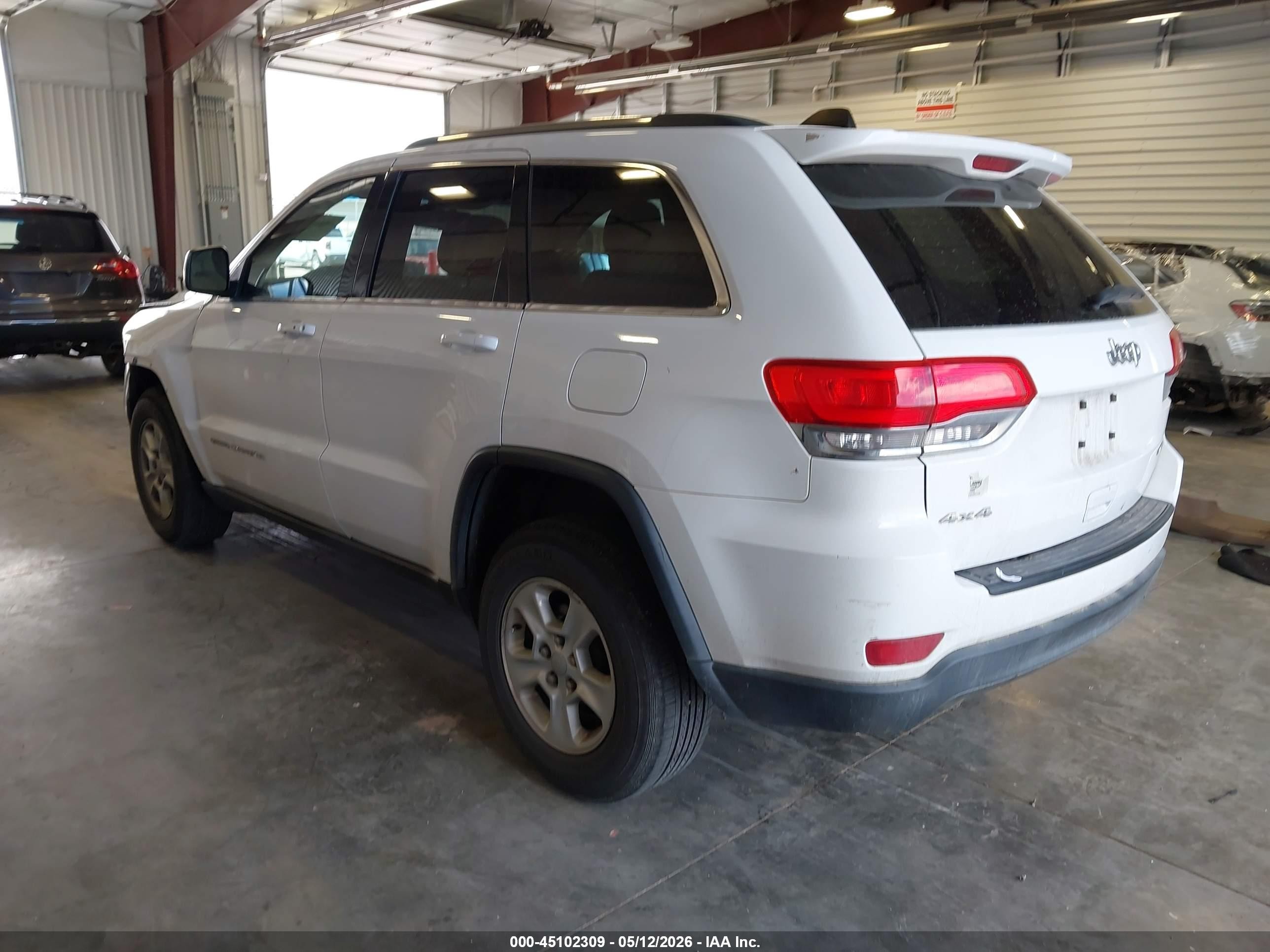 2015 Jeep Grand Cherokee Laredo White vin: 1C4RJFAG1FC182785