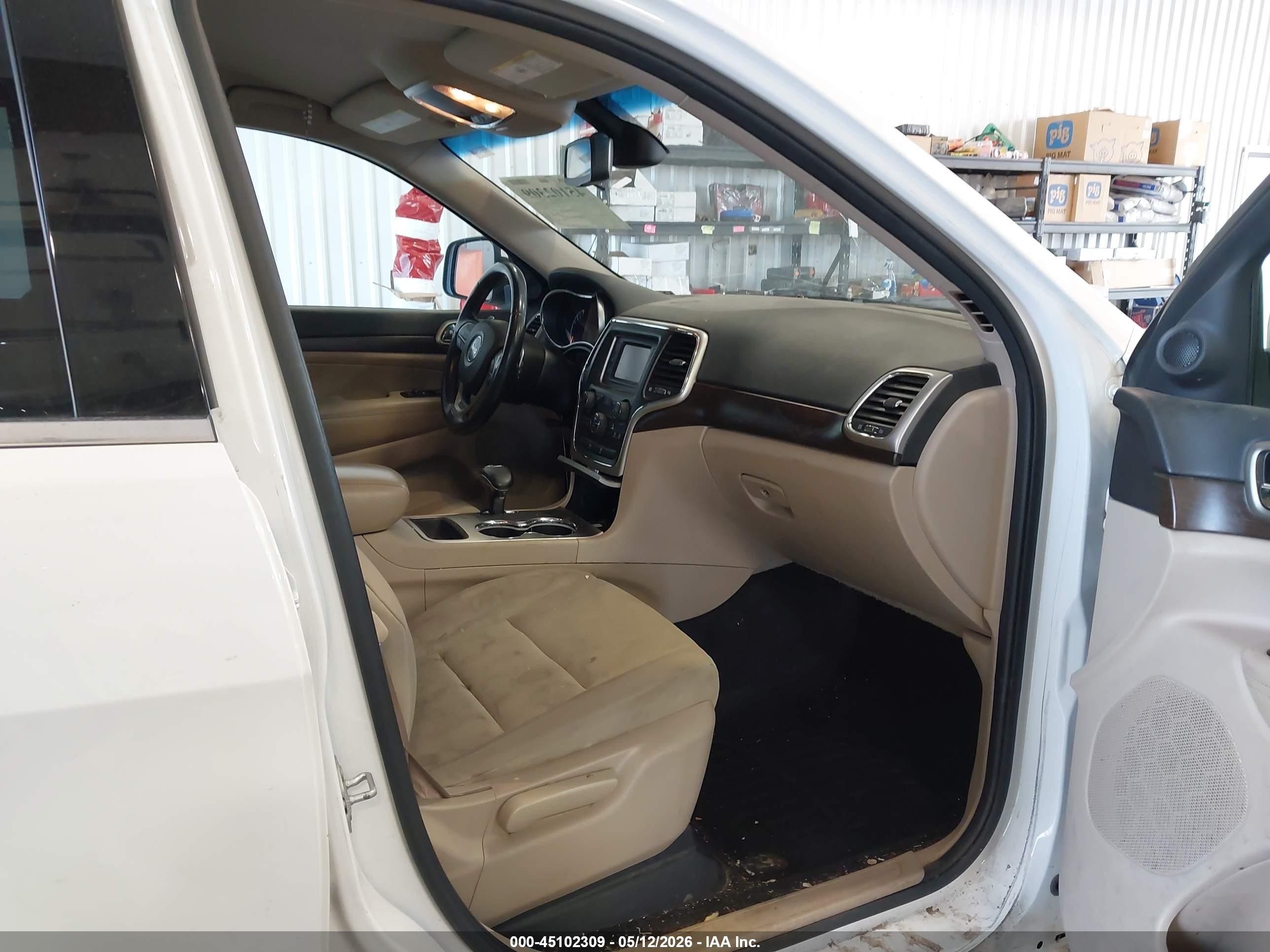 2015 Jeep Grand Cherokee Laredo White vin: 1C4RJFAG1FC182785