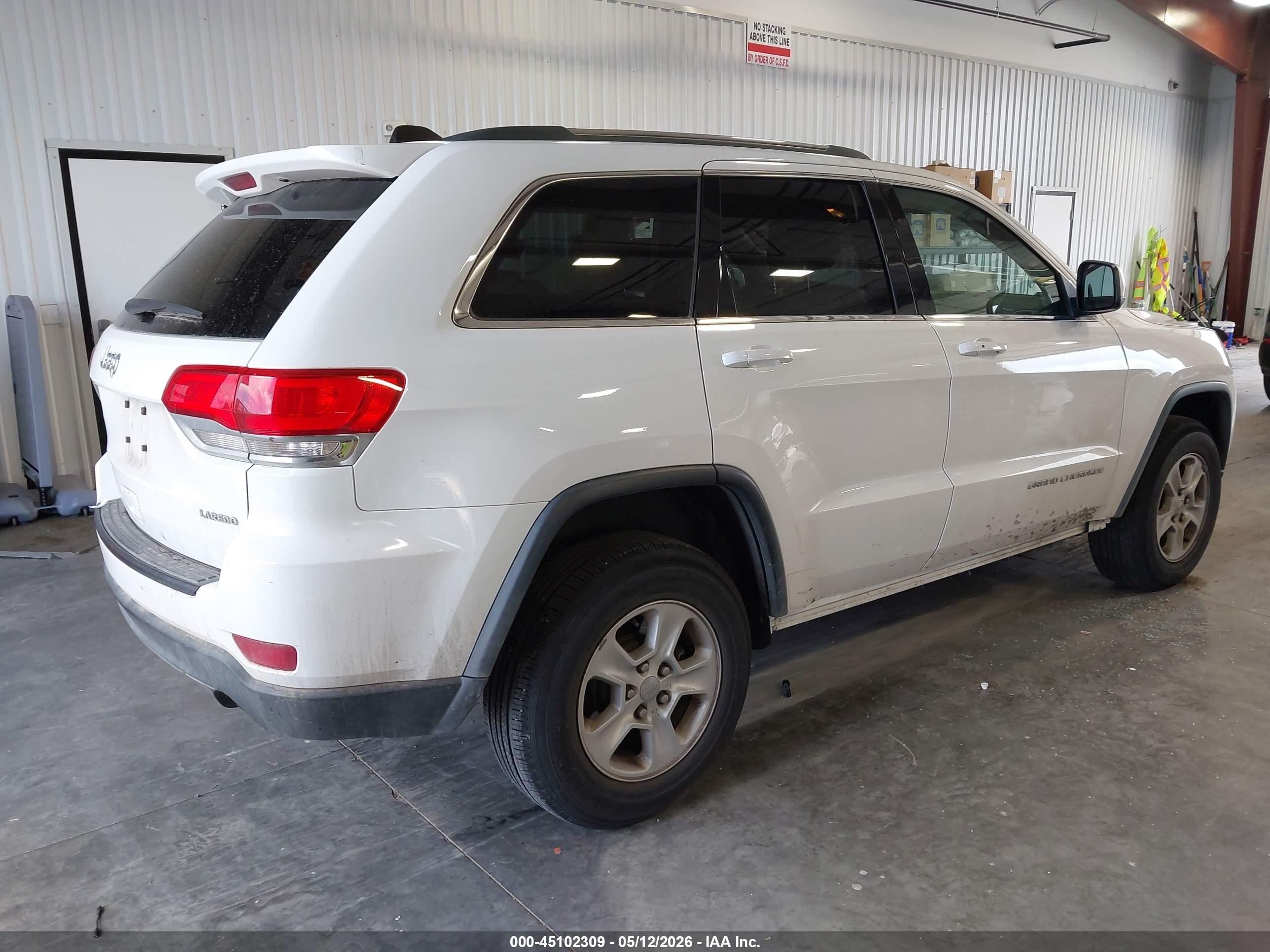 2015 Jeep Grand Cherokee Laredo White vin: 1C4RJFAG1FC182785