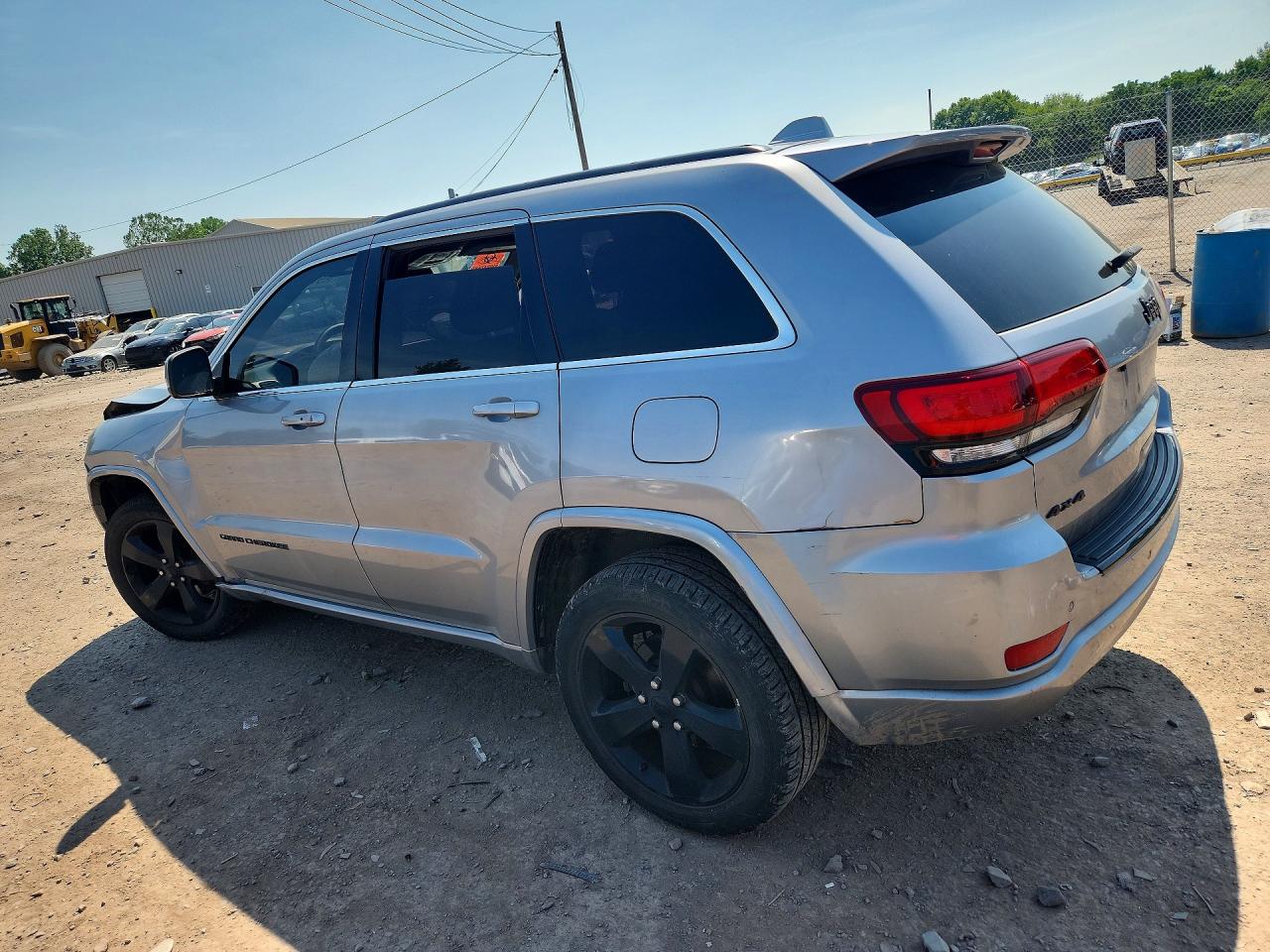 2015 Jeep Grand Cherokee Laredo Silver vin: 1C4RJFAG1FC206115