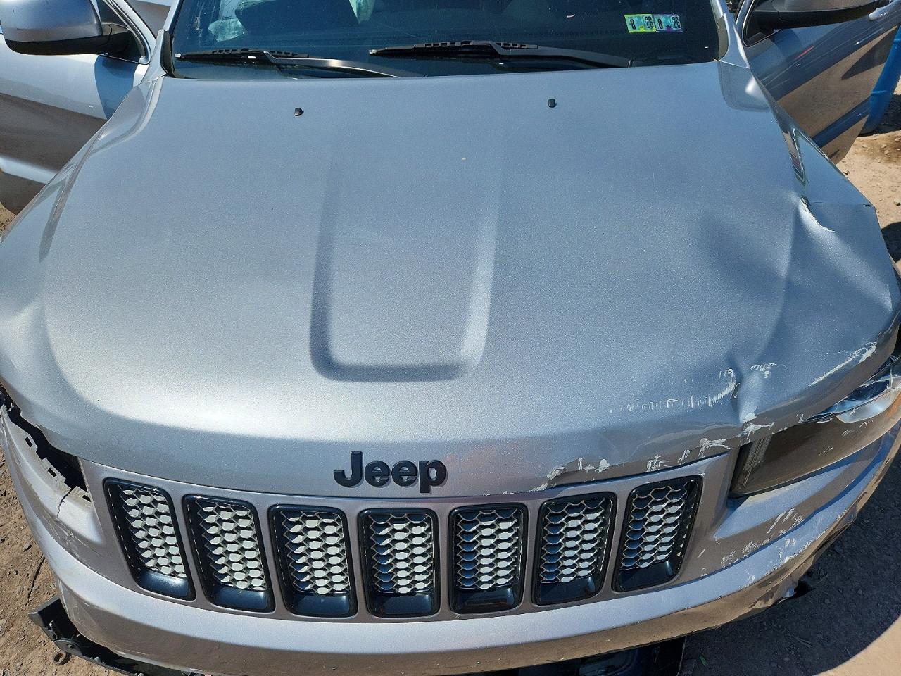 2015 Jeep Grand Cherokee Laredo Silver vin: 1C4RJFAG1FC206115