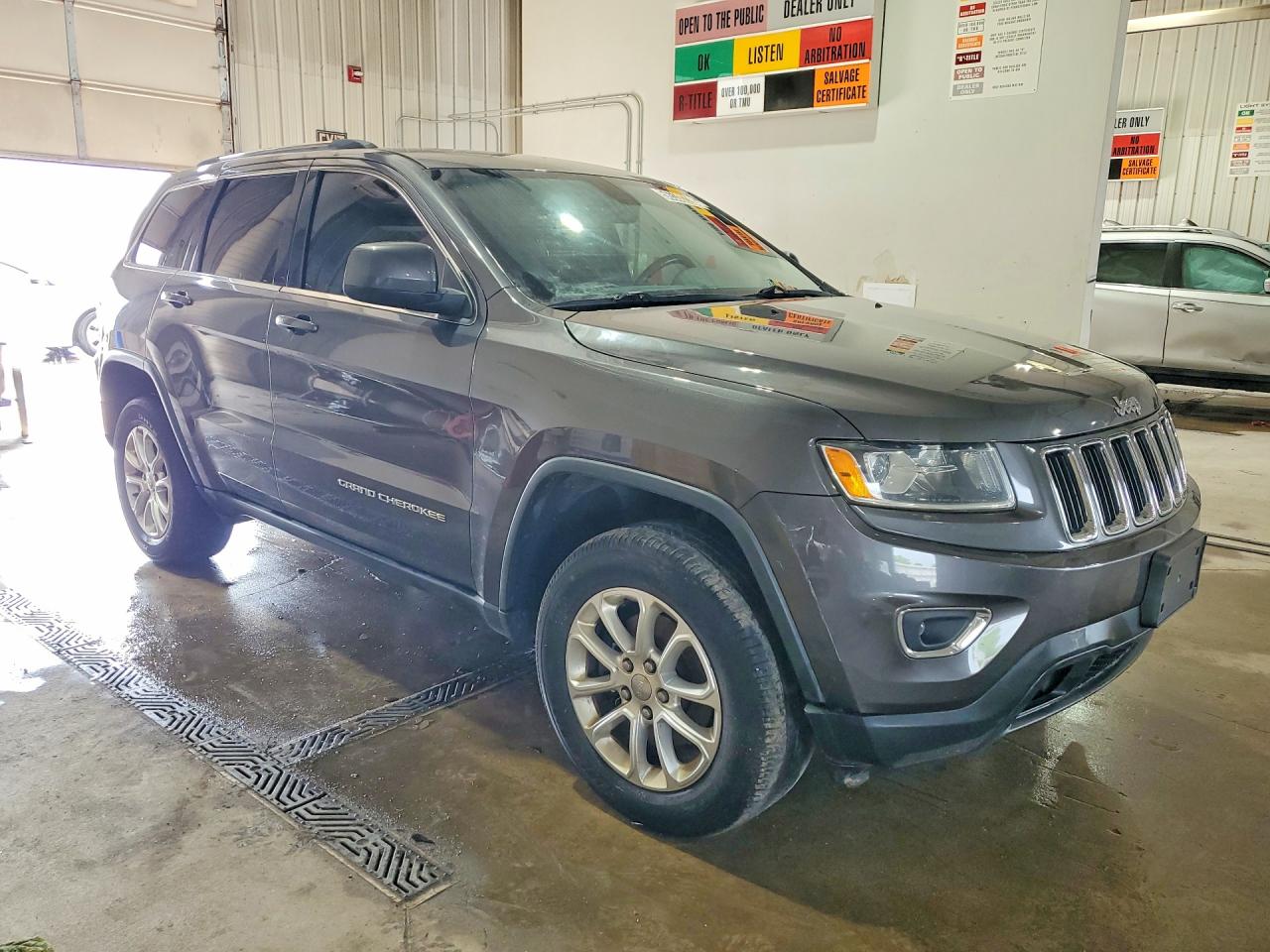 2015 Jeep Grand Cherokee Laredo Gray vin: 1C4RJFAG1FC212433