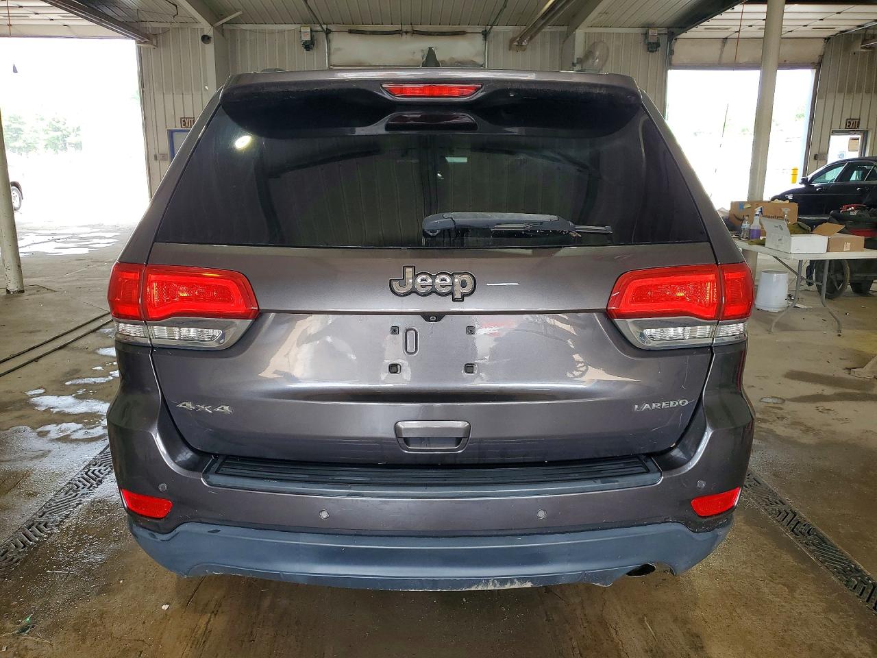 2015 Jeep Grand Cherokee Laredo Gray vin: 1C4RJFAG1FC212433