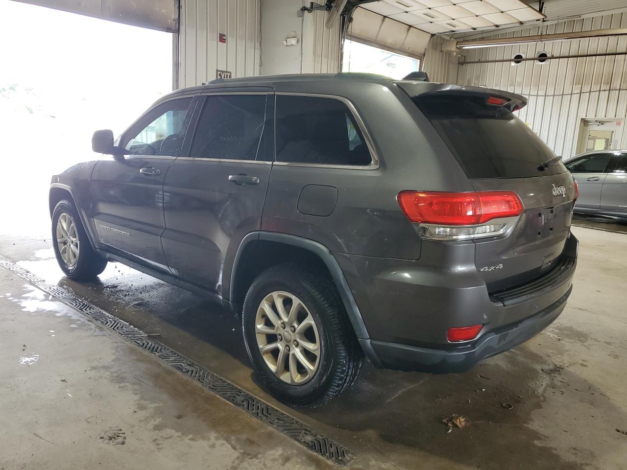 2015 Jeep Grand Cherokee Laredo Gray vin: 1C4RJFAG1FC212433 Damage: Left Qtr Panel, Dent(S) W/ Paint Dmg, 7 To 8 Inches